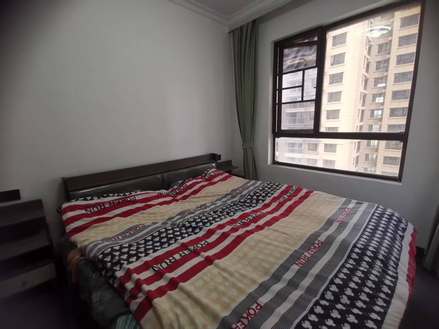 北建理想城 4室2厅1卫 2000.0元/月 北建理想城 4室2厅1卫 2000.0元/月室内图