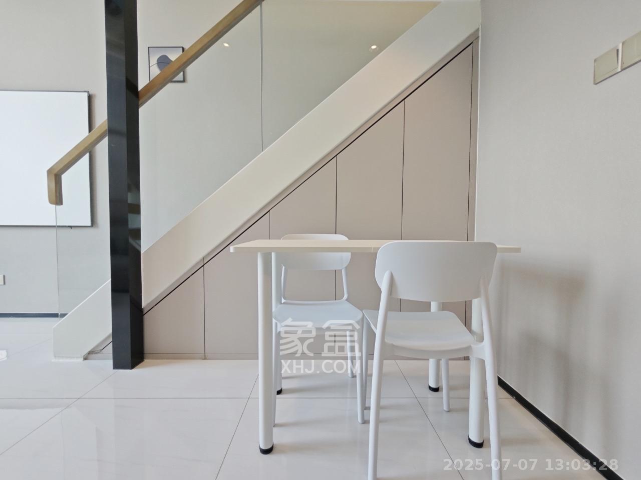 藏珑湖上公馆  1室1厅2卫    2800.0元/月室内图