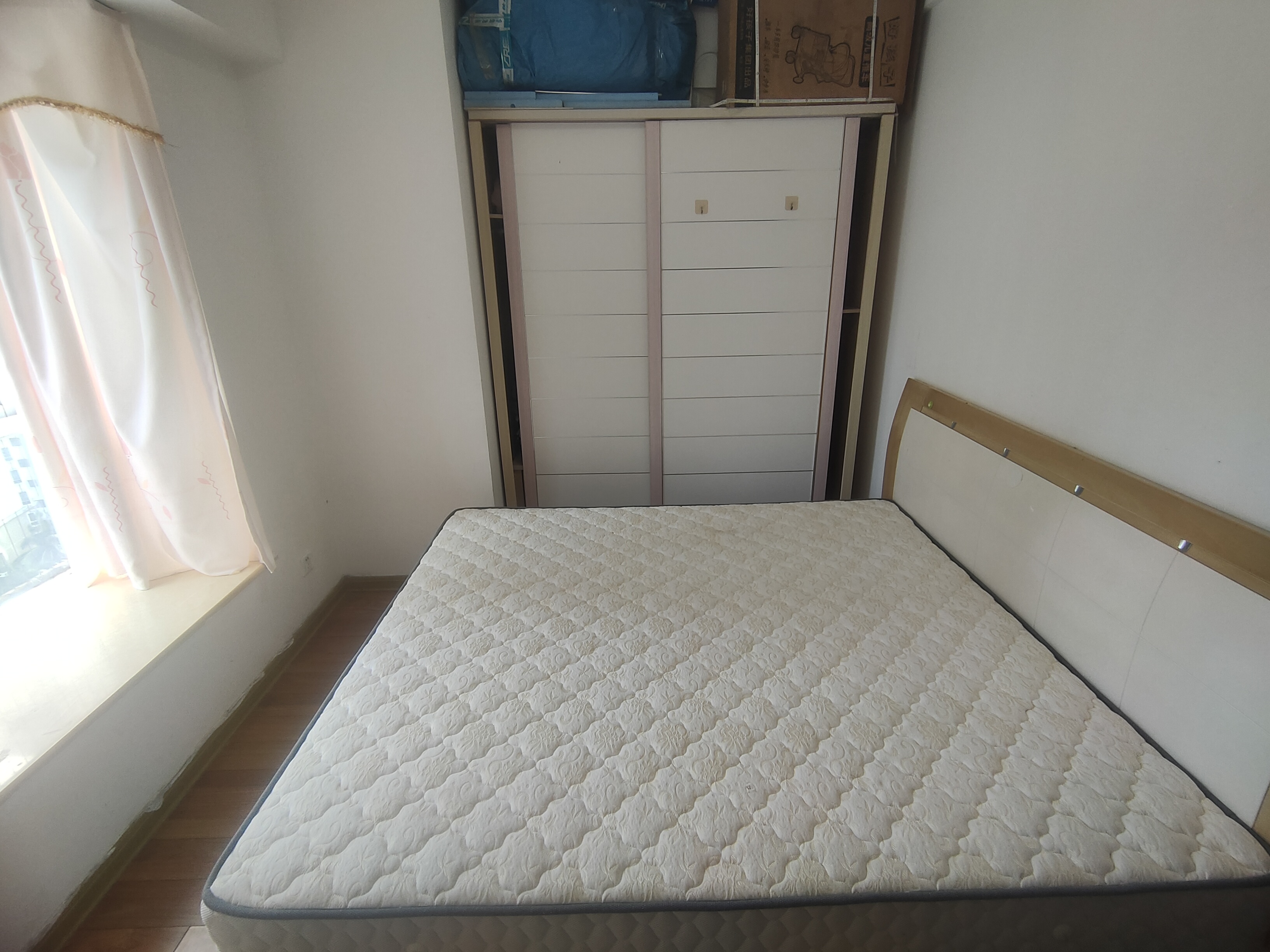 金山广场  3室2厅2卫    2800.0元/月室内图