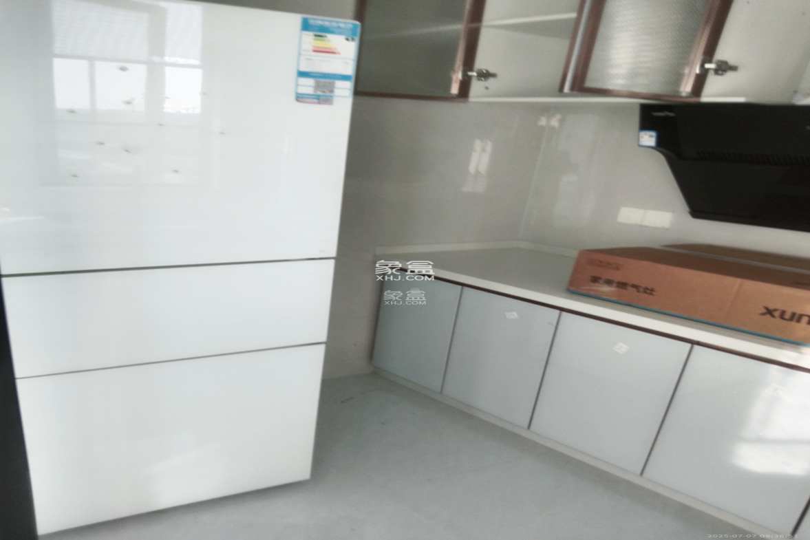 湾田望江府  3室2厅2卫    2200.0元/月 湾田望江府  3室2厅2卫    2200.0元/月室内图