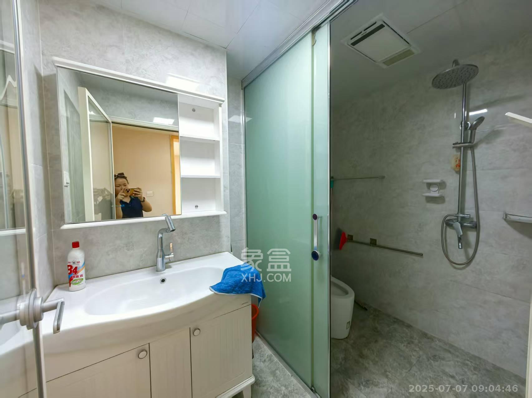 鑫电家园 3室2厅2卫 2000.0元/月 鑫电家园 3室2厅2卫 2000.0元/月室内图