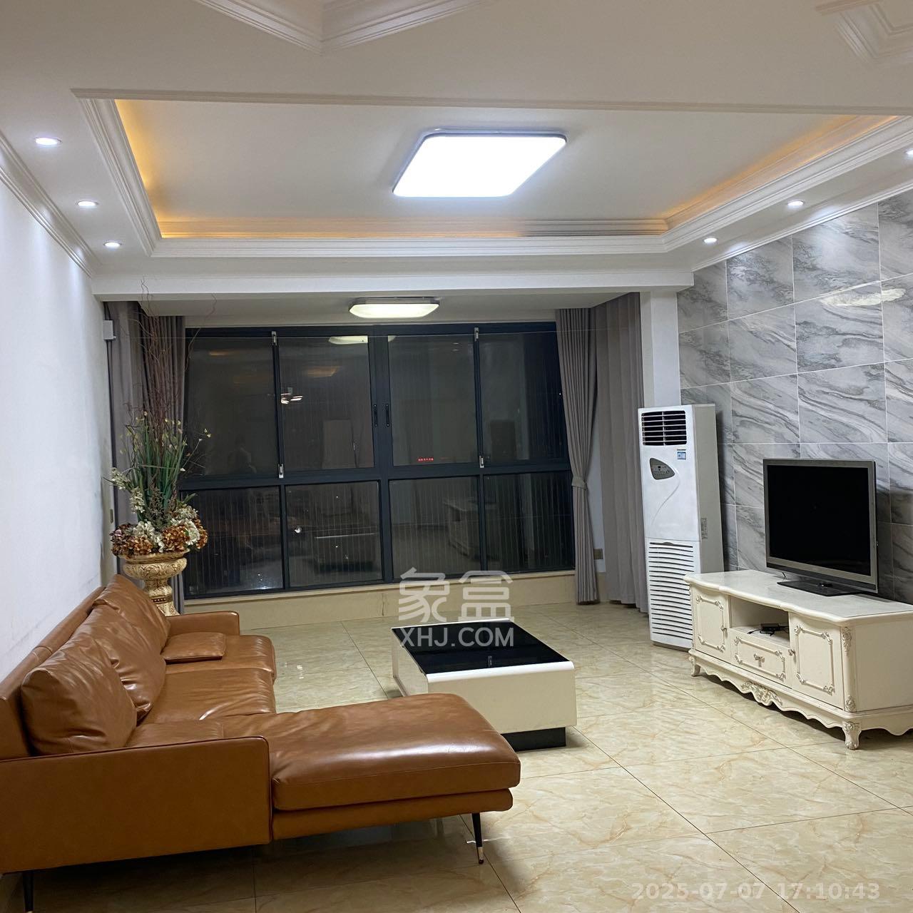 新盛珑璟台  4室2厅2卫    2850.0元/月室内图