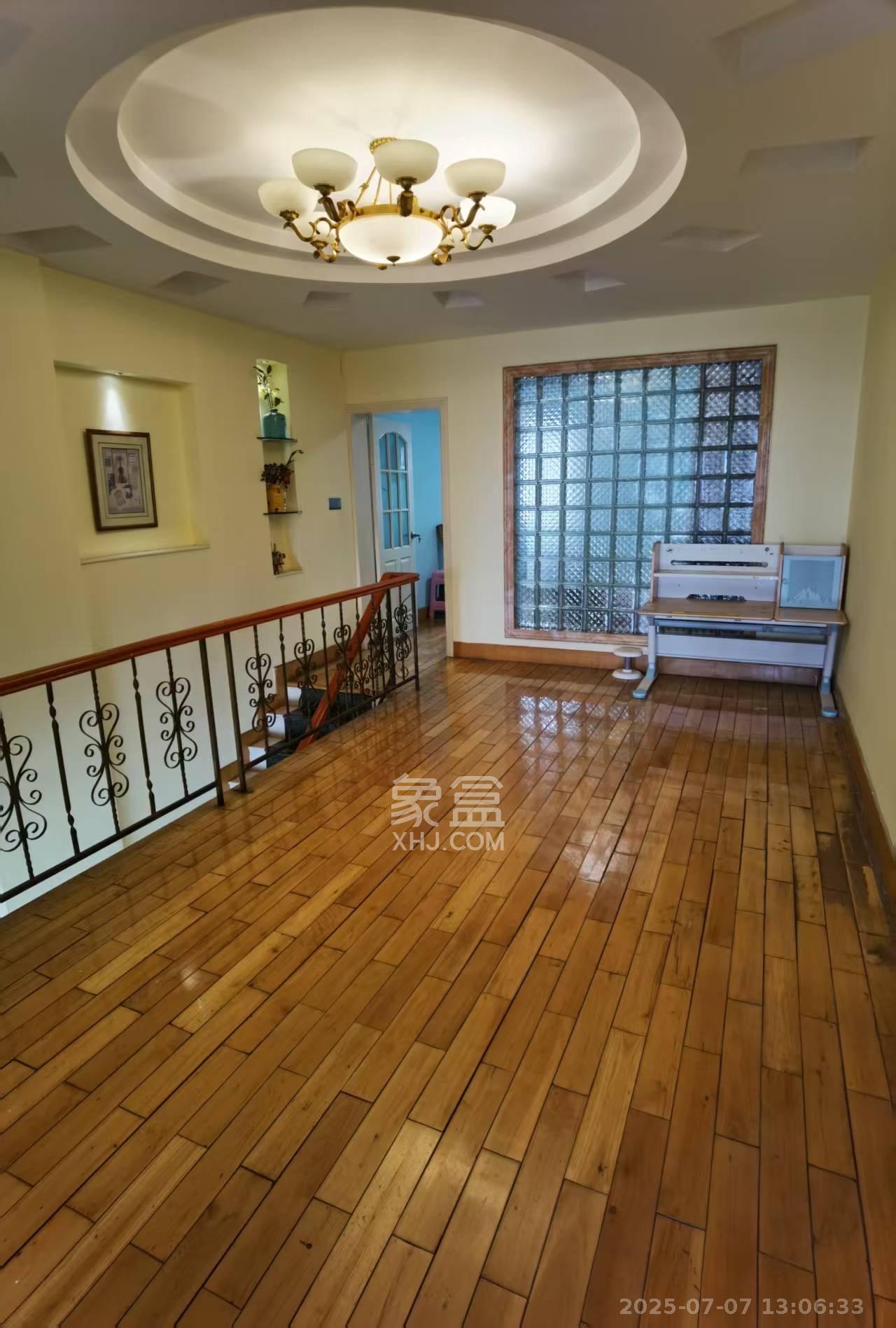 中国人民财产股份公司宿舍(人民保险公司宿舍) 3室1厅2卫 2600.0元/月 中国人民财产股份公司宿舍(人民保险公司宿舍) 3室1厅2卫 2600.0元/月室内图