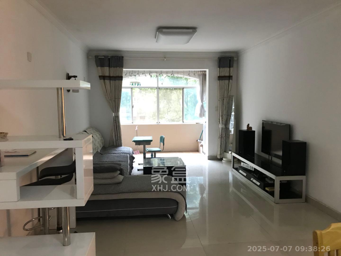 嘉盛华庭(一期、二期、三期) 2室2厅1卫 2400.0元/月 嘉盛华庭(一期、二期、三期) 2室2厅1卫 2400.0元/月室内图