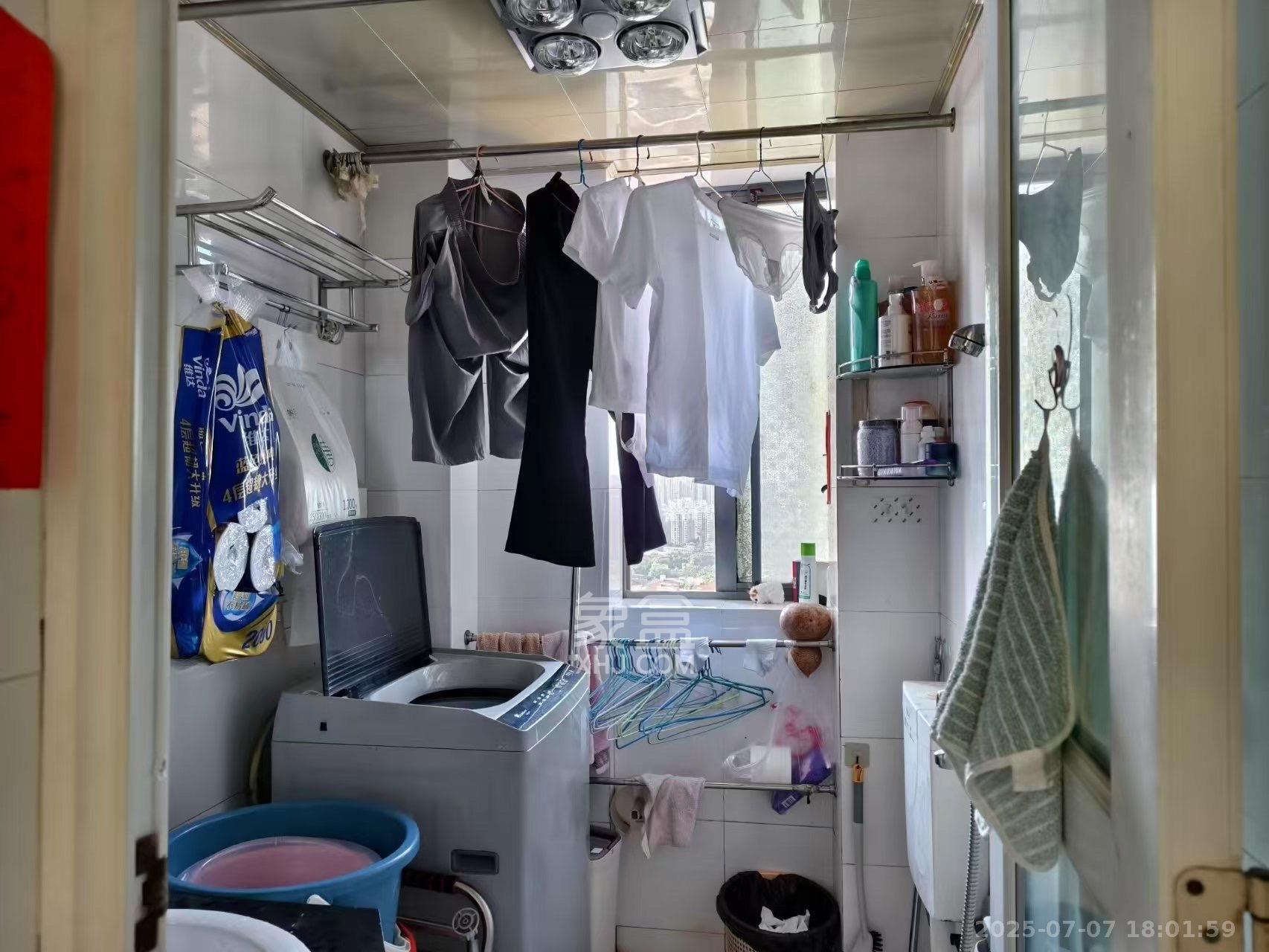上海城小区  1室1厅1卫   1650.00元/月室内图