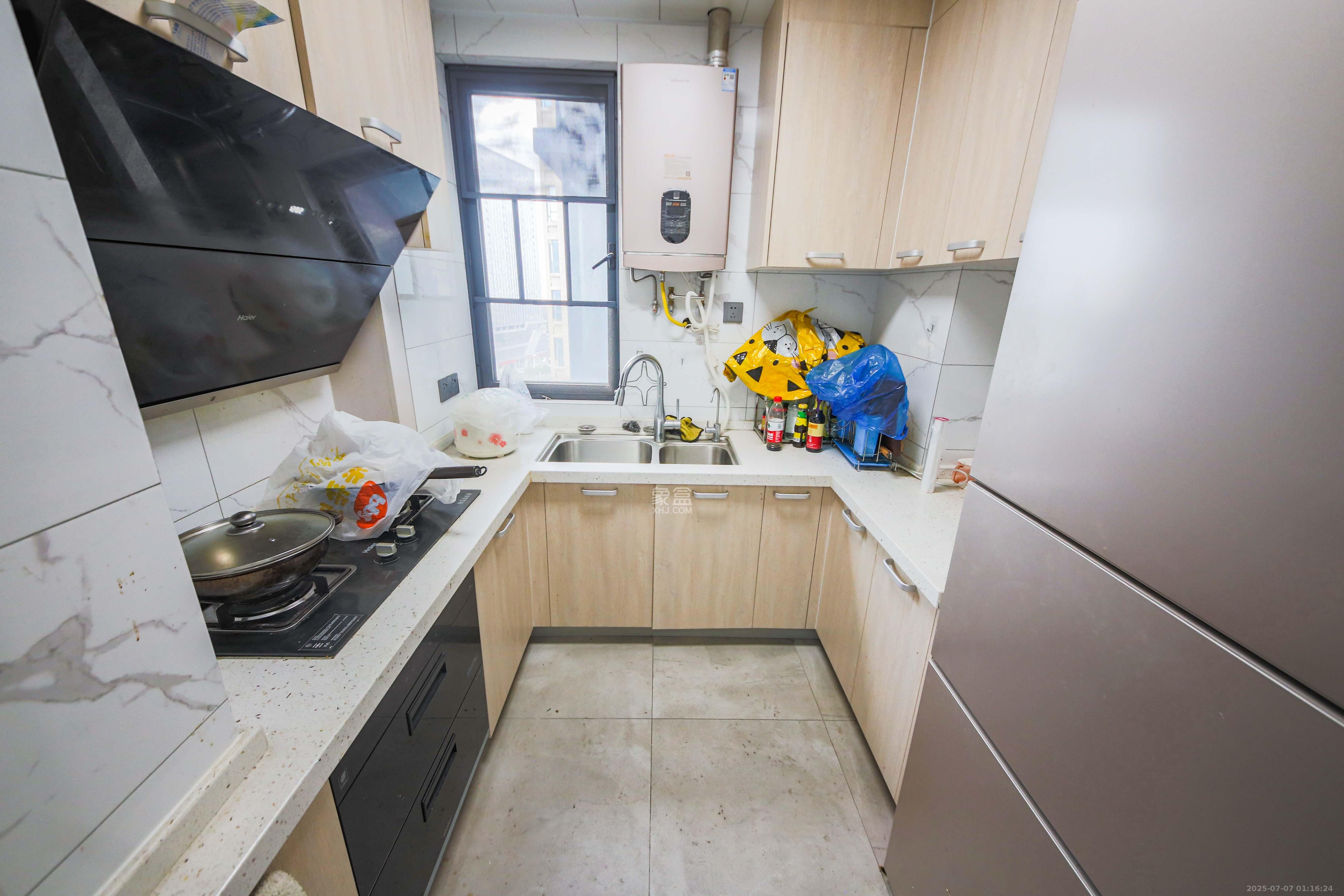 轻盐阳光CEO(轻盐雅苑)(轻奢时代)  4室2厅2卫    115.6万 轻盐阳光CEO(轻盐雅苑)(轻奢时代)  4室2厅2卫    115.6万厨房