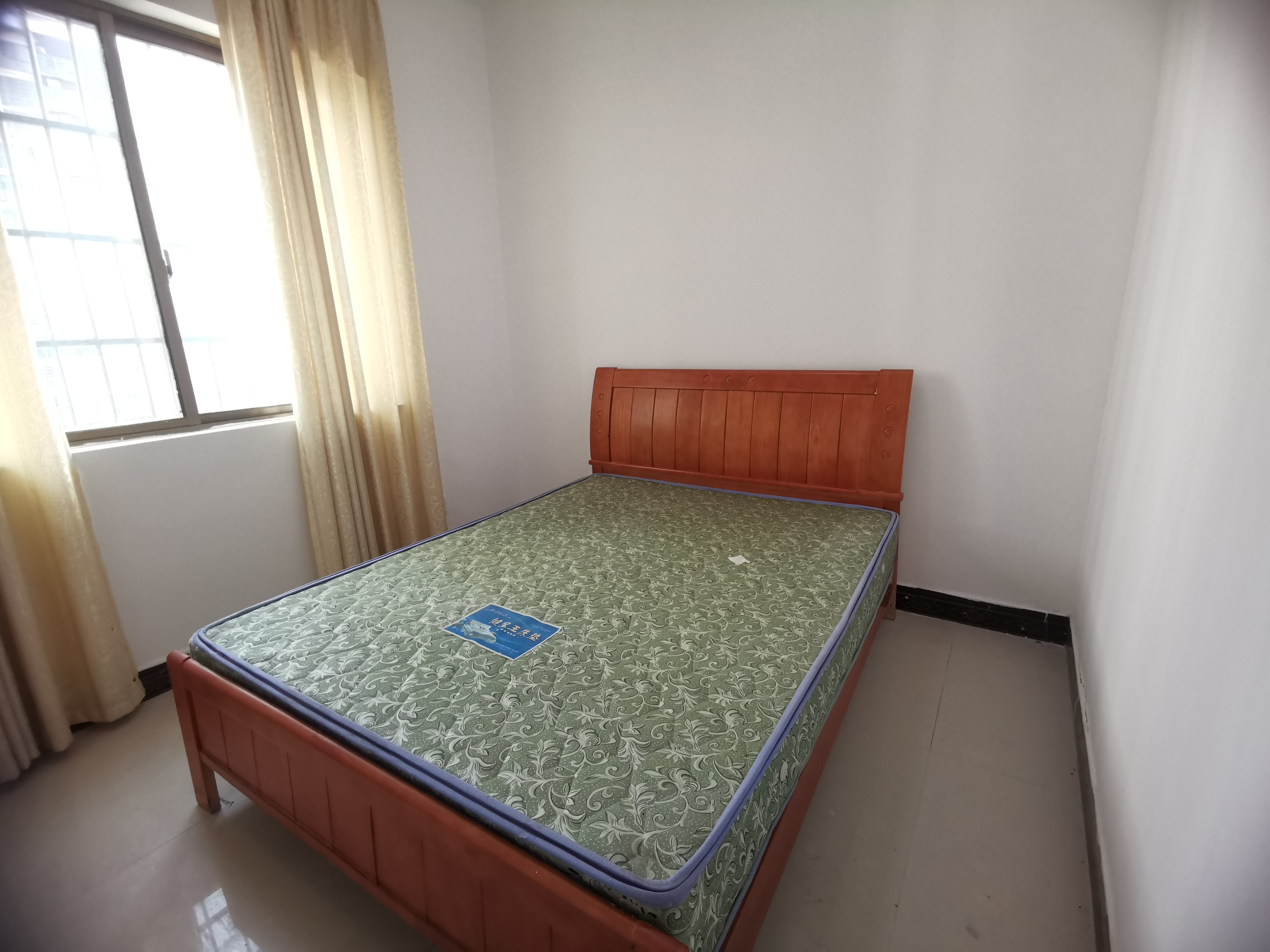 富华大厦  3室2厅2卫   1500.00元/月室内图