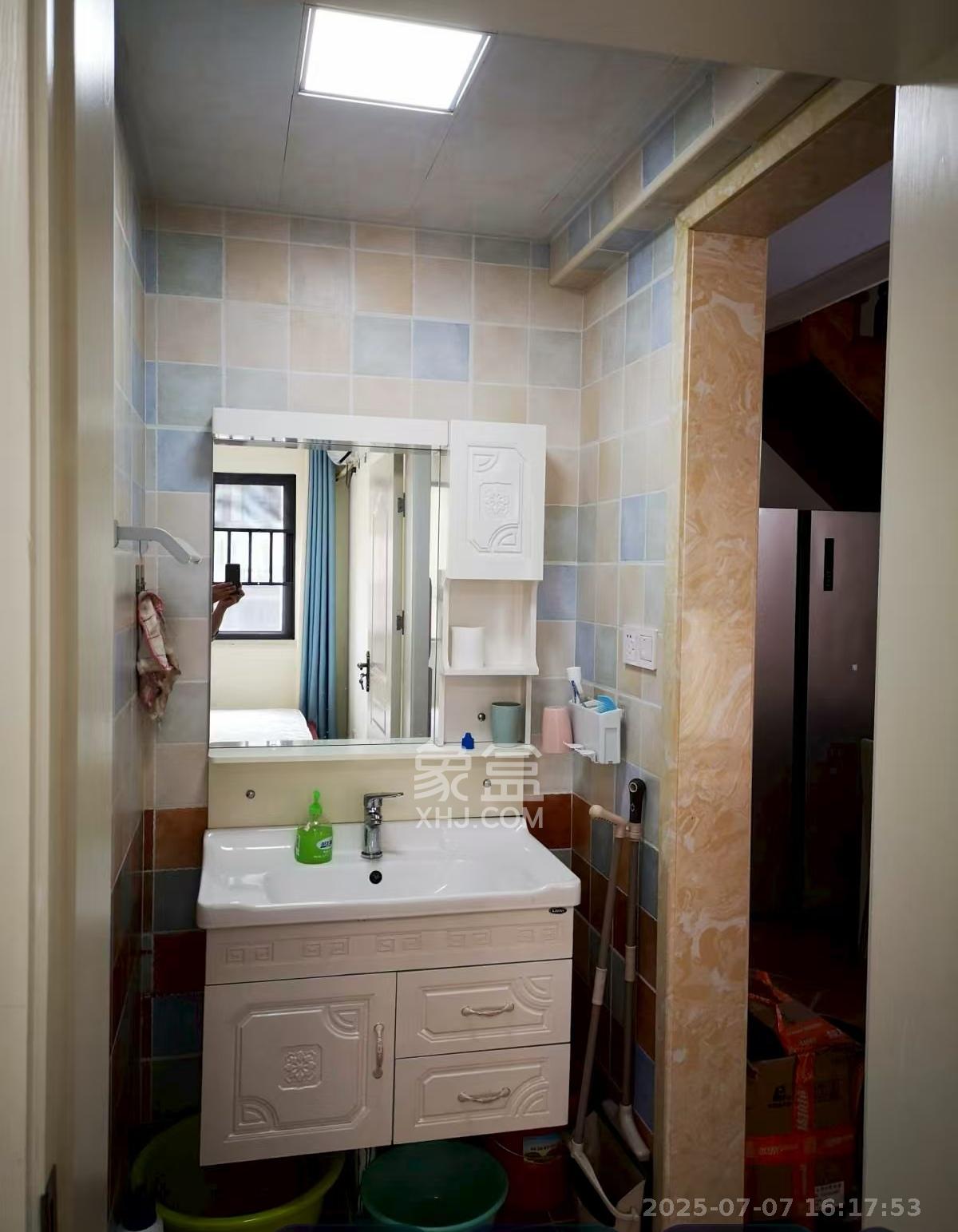 保利城(中航城国际社区、郡原美村) 3室2厅1卫 2400.0元/月 保利城(中航城国际社区、郡原美村) 3室2厅1卫 2400.0元/月室内图