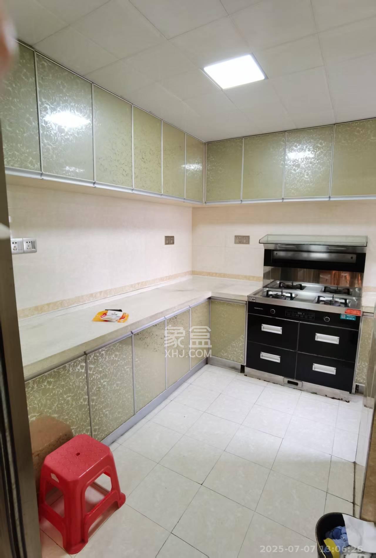 中国人民财产股份公司宿舍(人民保险公司宿舍) 3室1厅2卫 2600.0元/月 中国人民财产股份公司宿舍(人民保险公司宿舍) 3室1厅2卫 2600.0元/月室内图