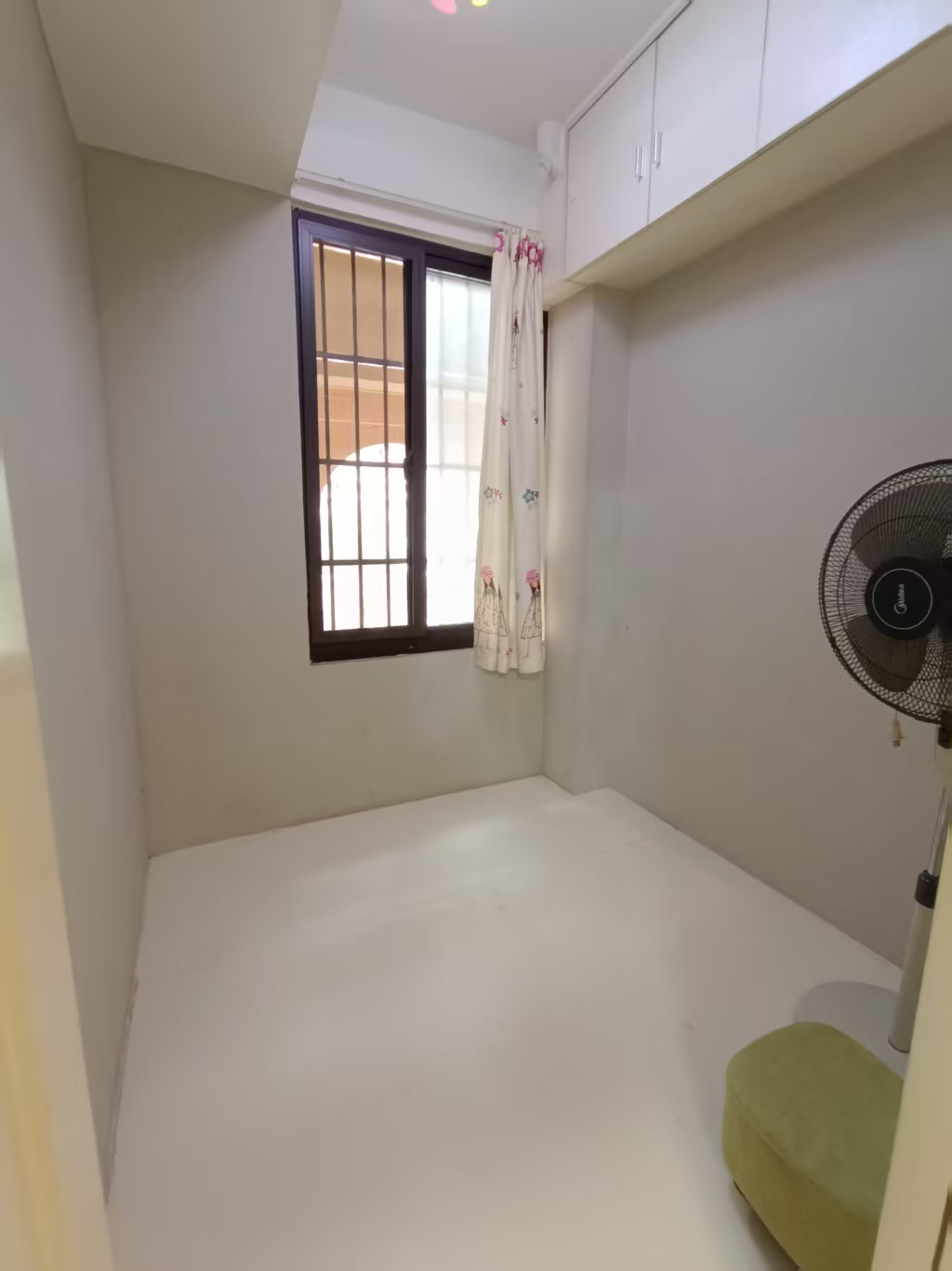 江畔人家  1室1厅1卫   2300.00元/月室内图