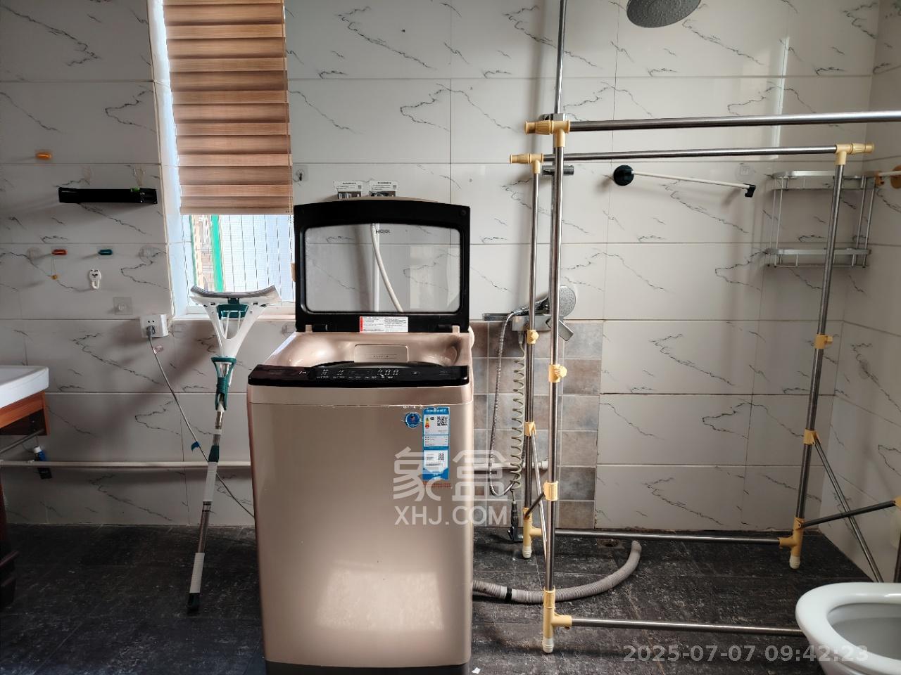 明城公寓  3室2厅2卫    2500.0元/月室内图