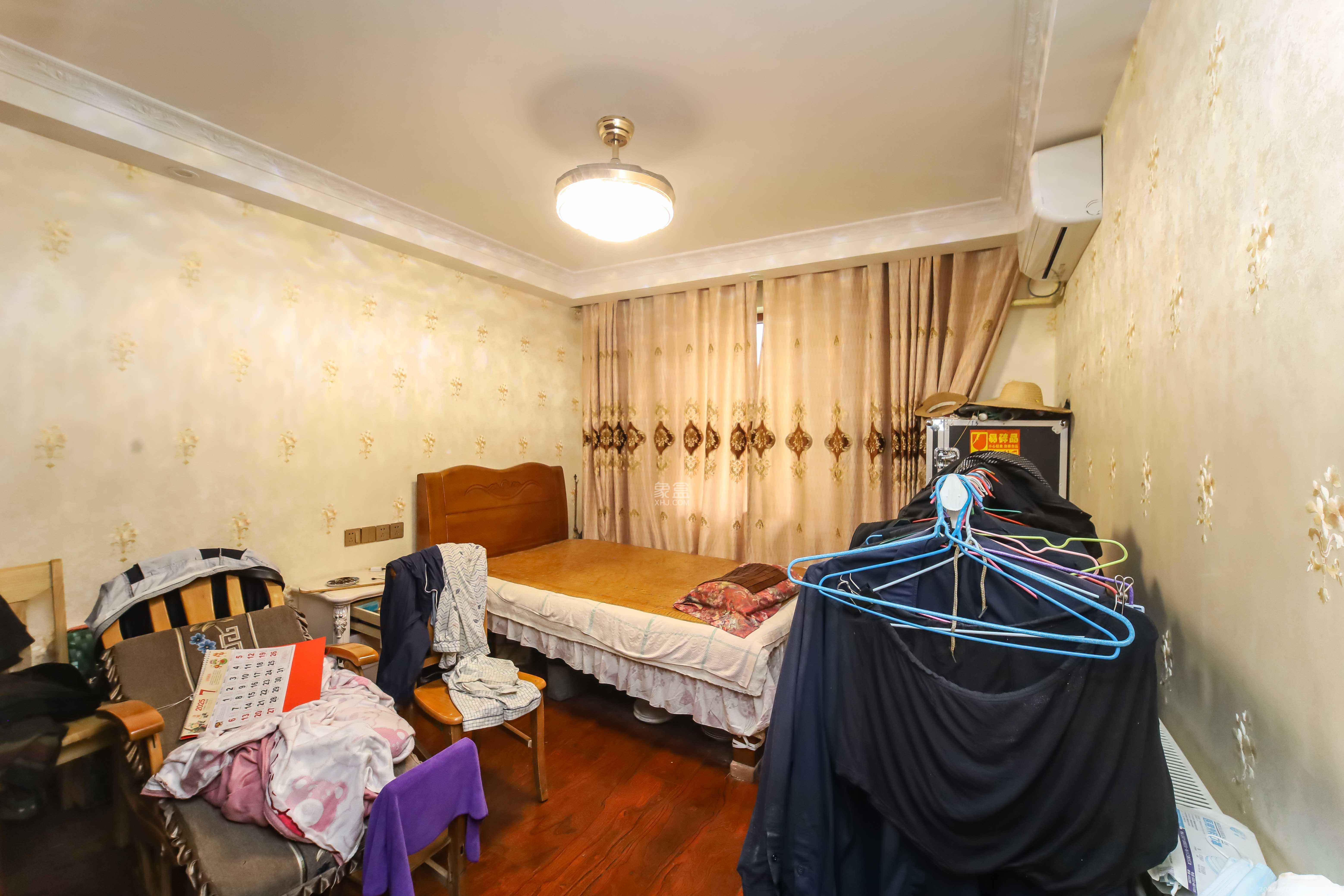 德政园  3室2厅2卫    89.8万 德政园  3室2厅2卫    89.8万卧室