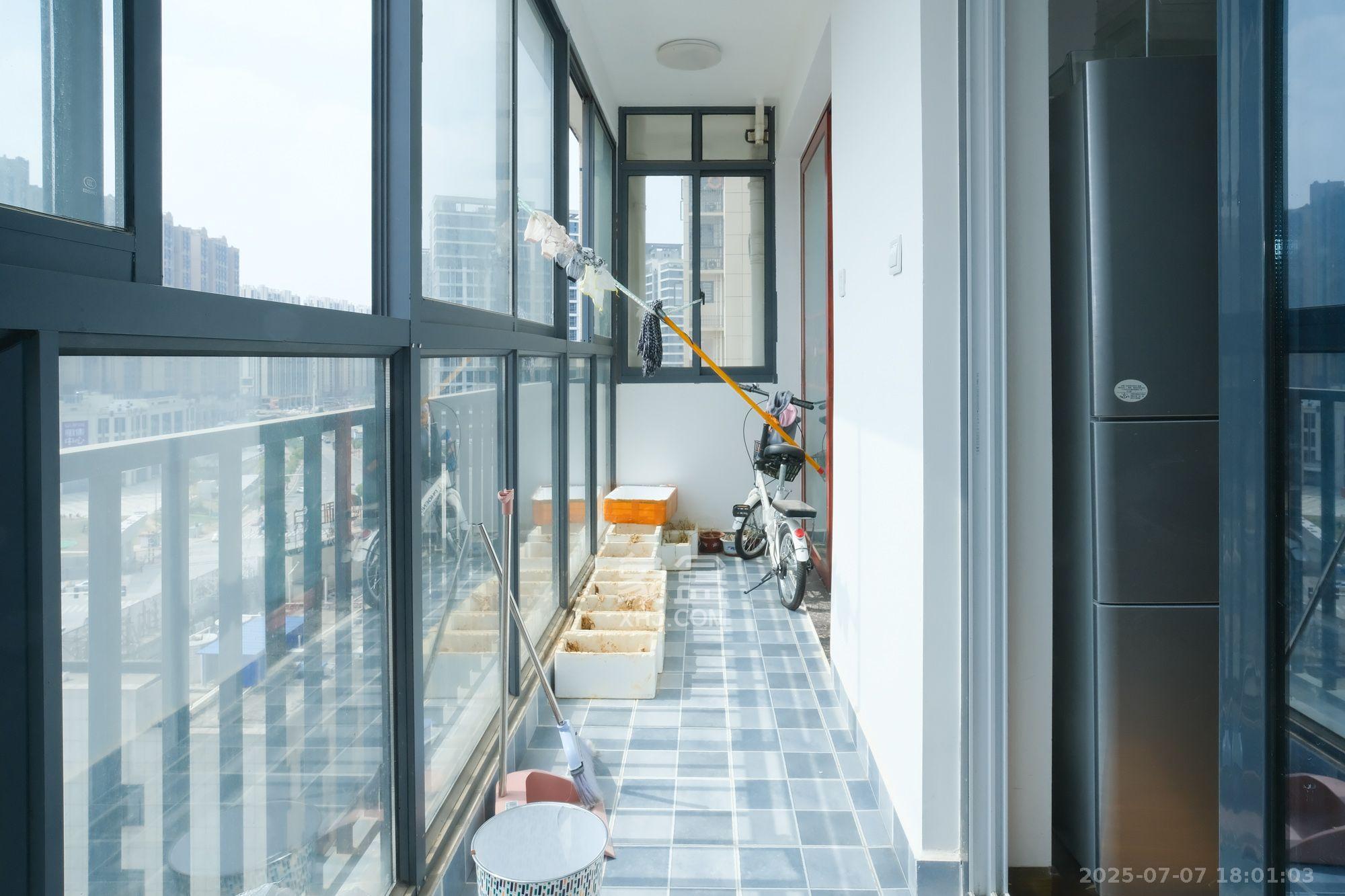 和悦城(蟠龙景苑) 3室2厅1卫 1600.0元/月 和悦城(蟠龙景苑) 3室2厅1卫 1600.0元/月室内图