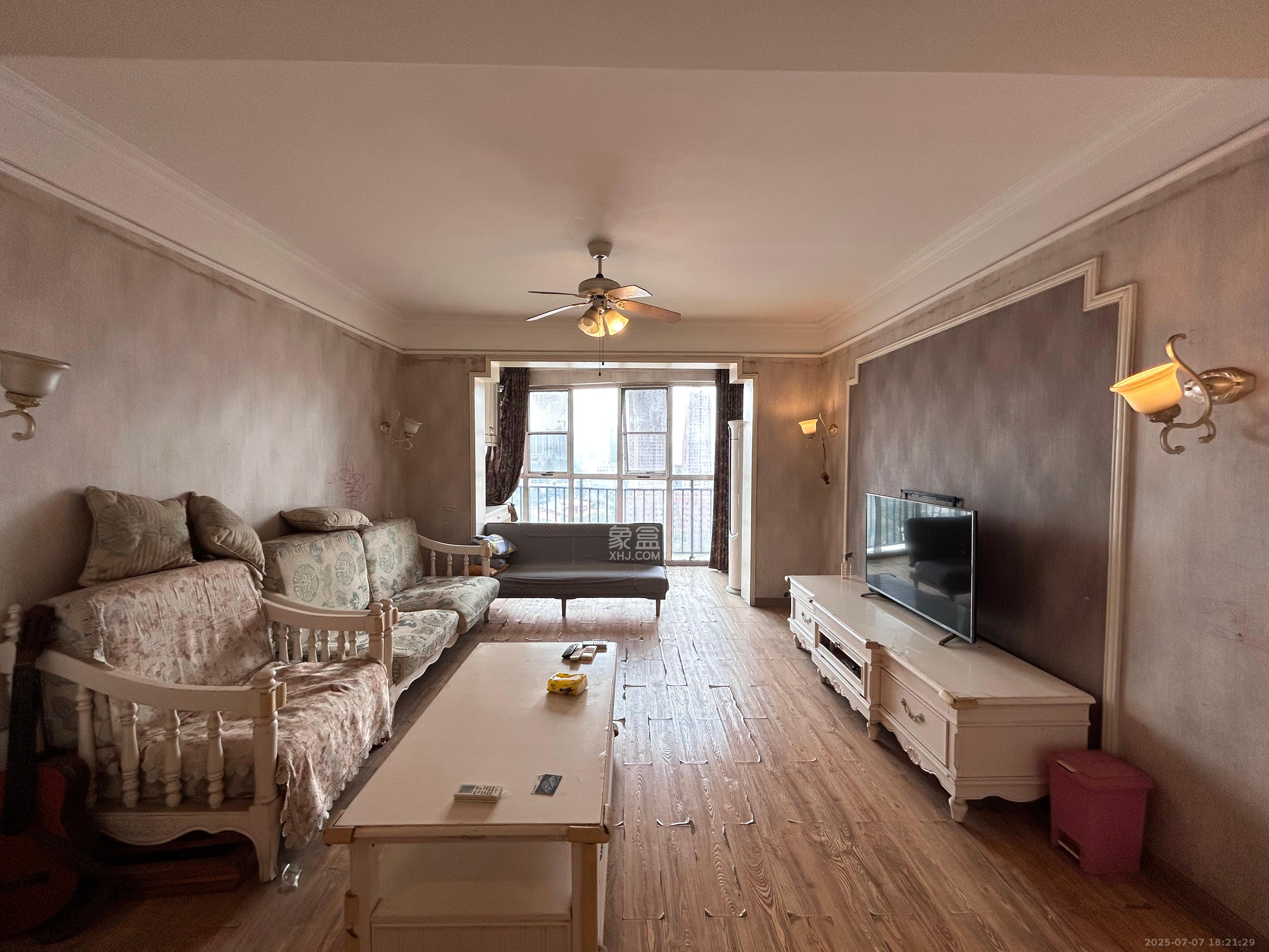 红树湾 2室2厅1卫 1700.0元/月 红树湾 2室2厅1卫 1700.0元/月室内图