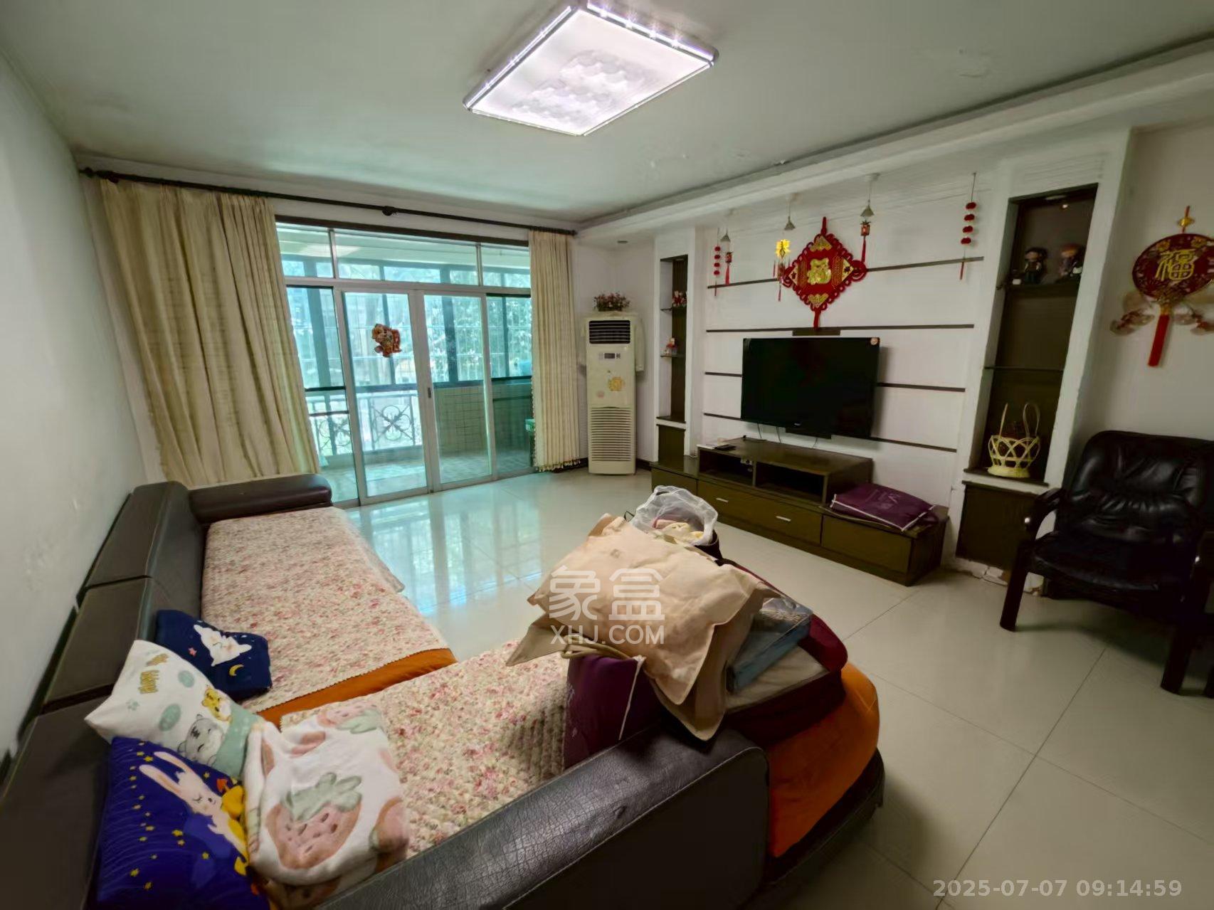 富湘园  3室2厅2卫    2500.0元/月 富湘园  3室2厅2卫    2500.0元/月室内图