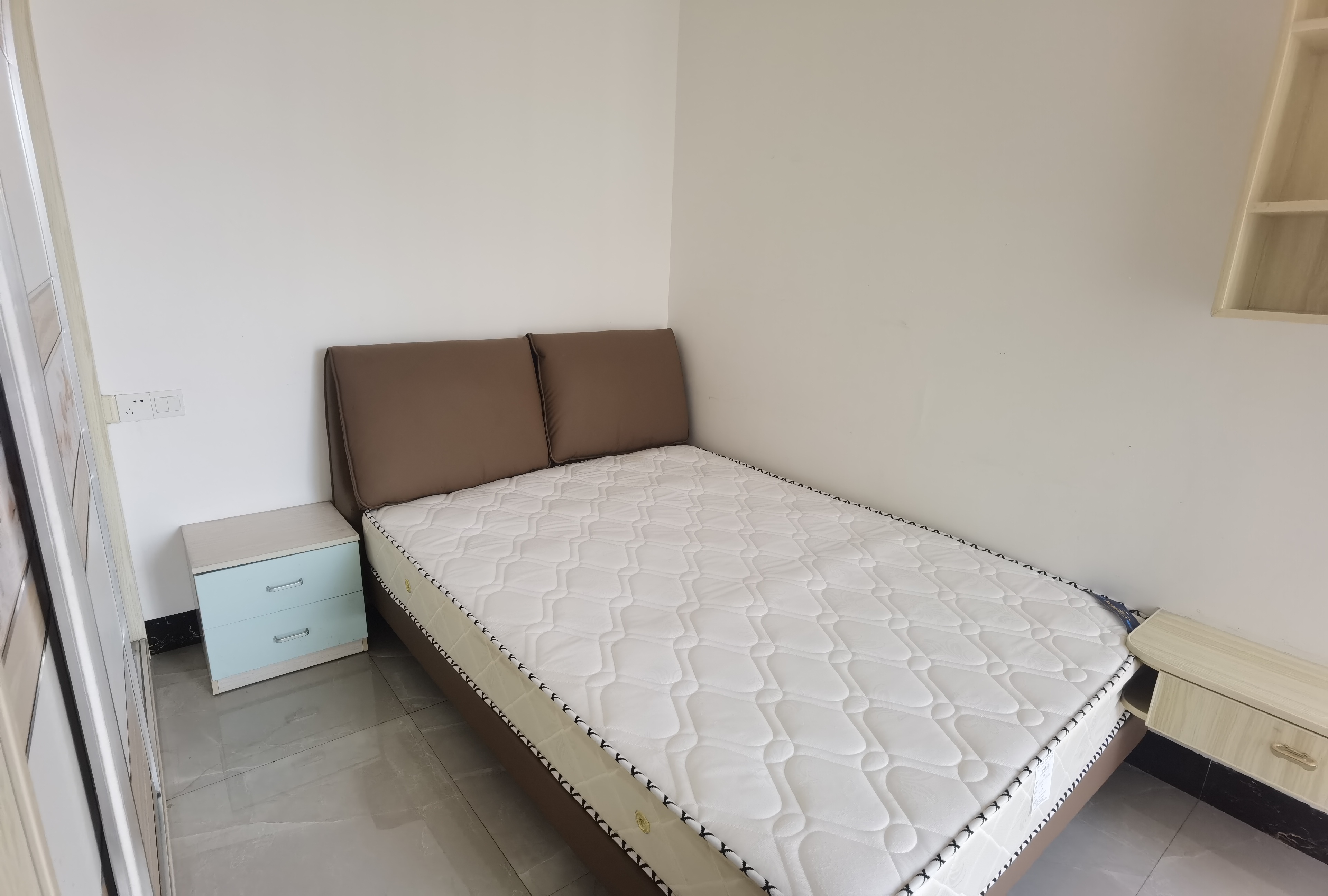 华剑首郡+五江珑悦 2室2厅1卫 1600.0元/月 华剑首郡+五江珑悦 2室2厅1卫 1600.0元/月室内图