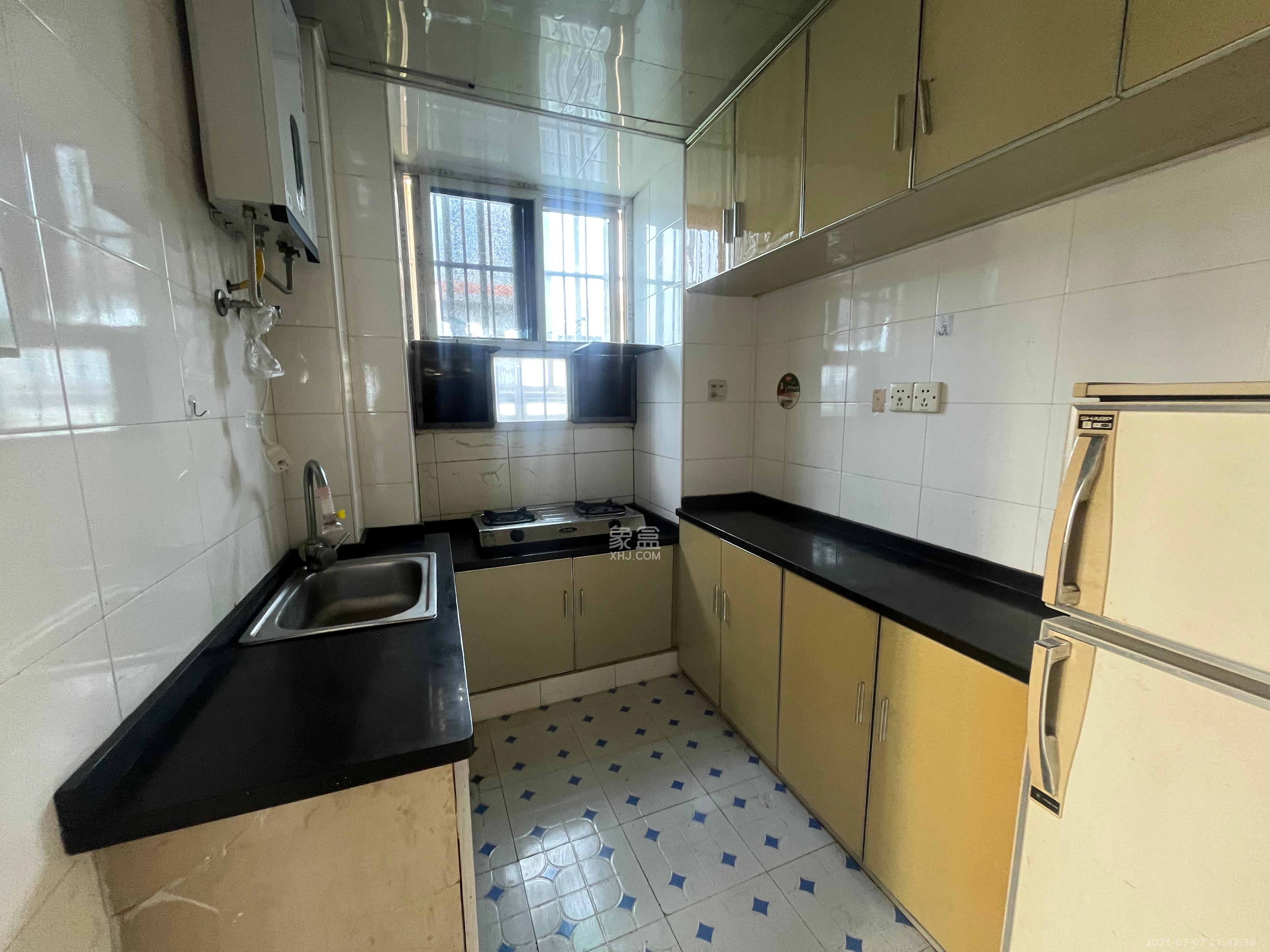 天心物业  2室1厅1卫    1500.0元/月 天心物业  2室1厅1卫    1500.0元/月室内图