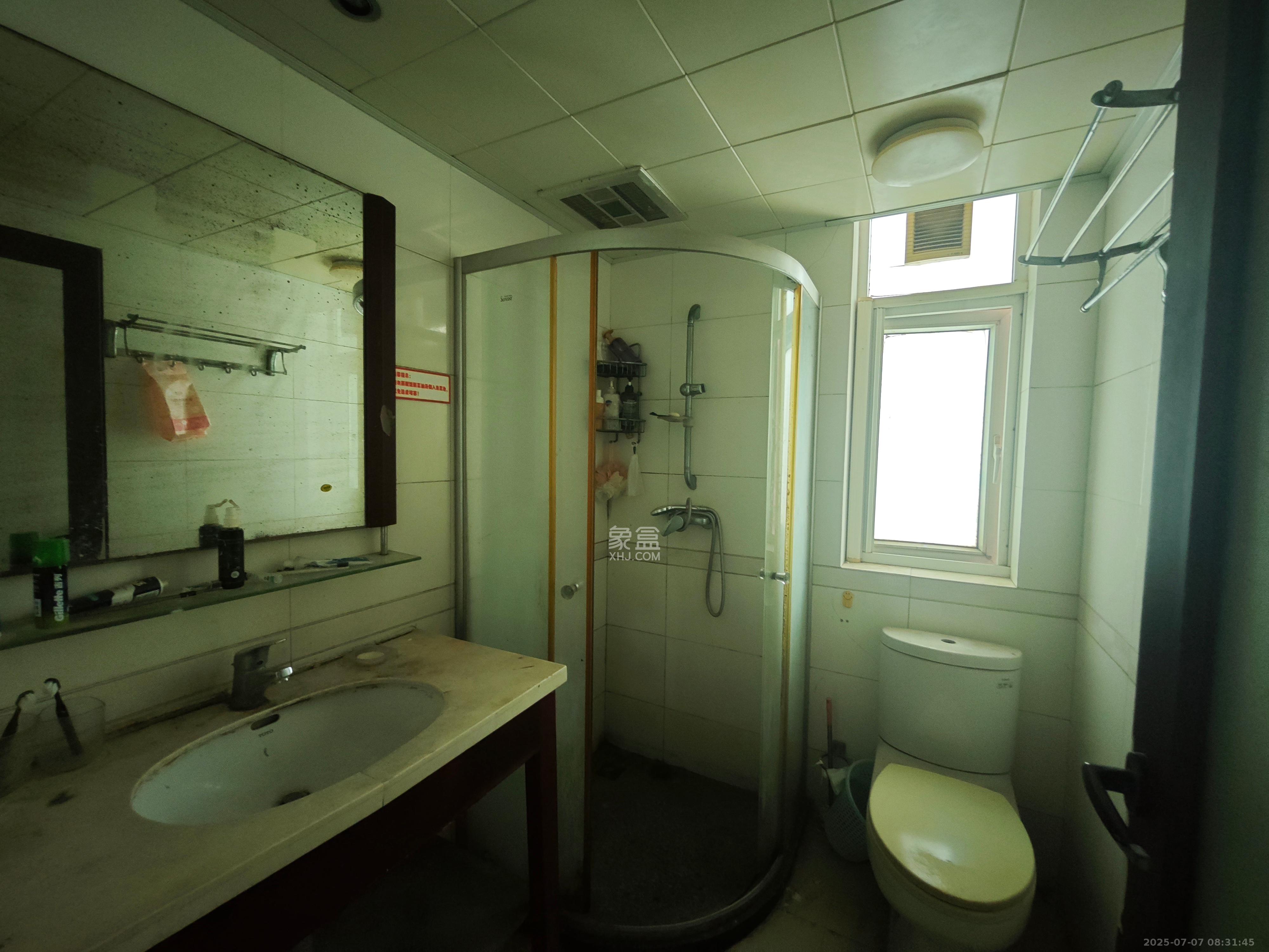 珠江花城一期桂苑  3室2厅2卫    2400.0元/月 珠江花城一期桂苑  3室2厅2卫    2400.0元/月室内图