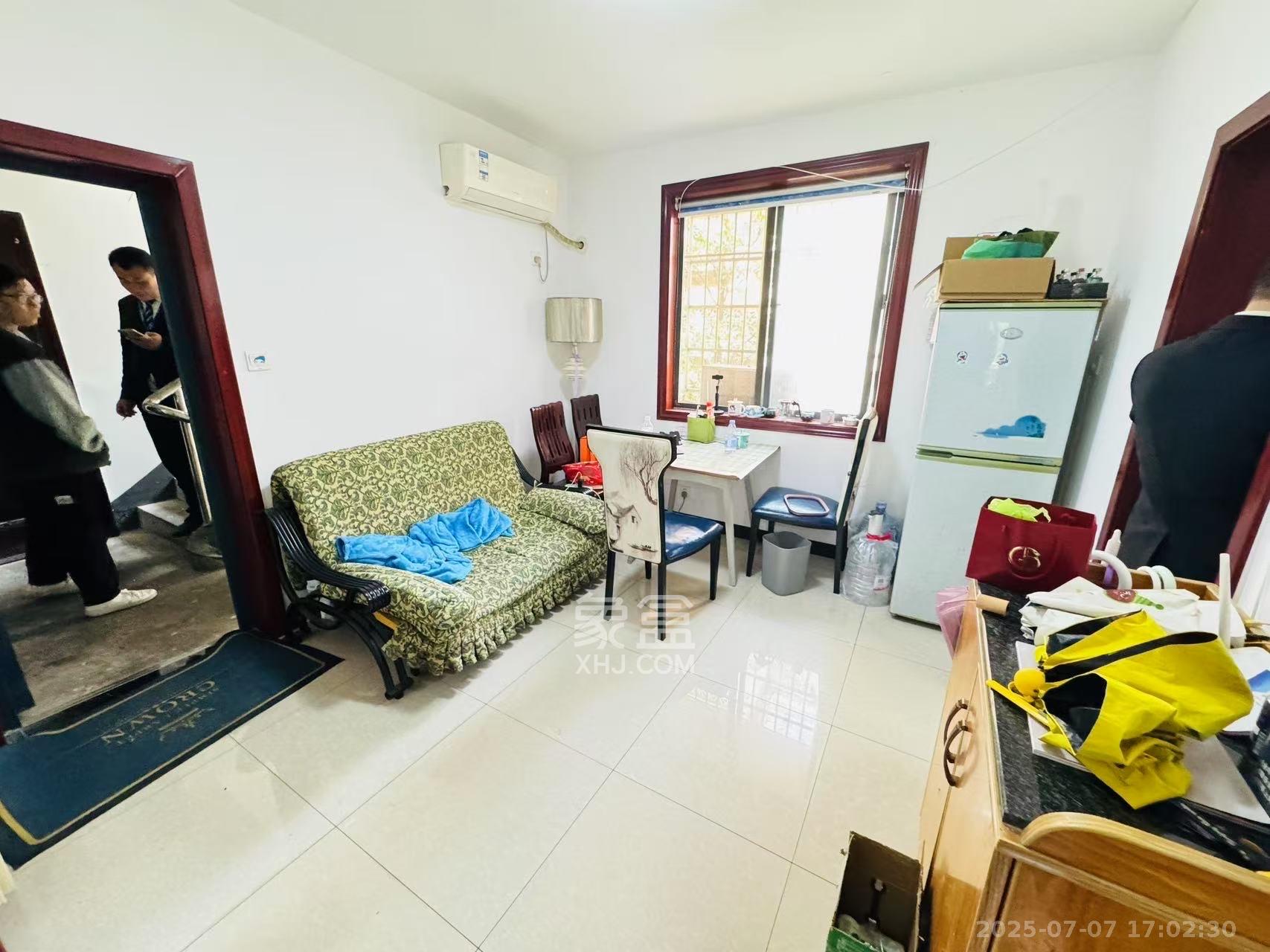 席草田散盘 2室1厅1卫 2000.0元/月 席草田散盘 2室1厅1卫 2000.0元/月室内图