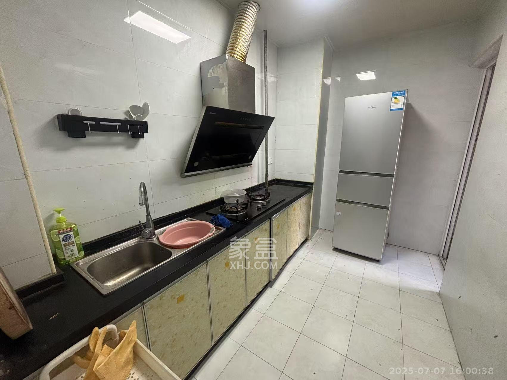 家兴苑  2室2厅1卫    2000.0元/月 家兴苑  2室2厅1卫    2000.0元/月室内图