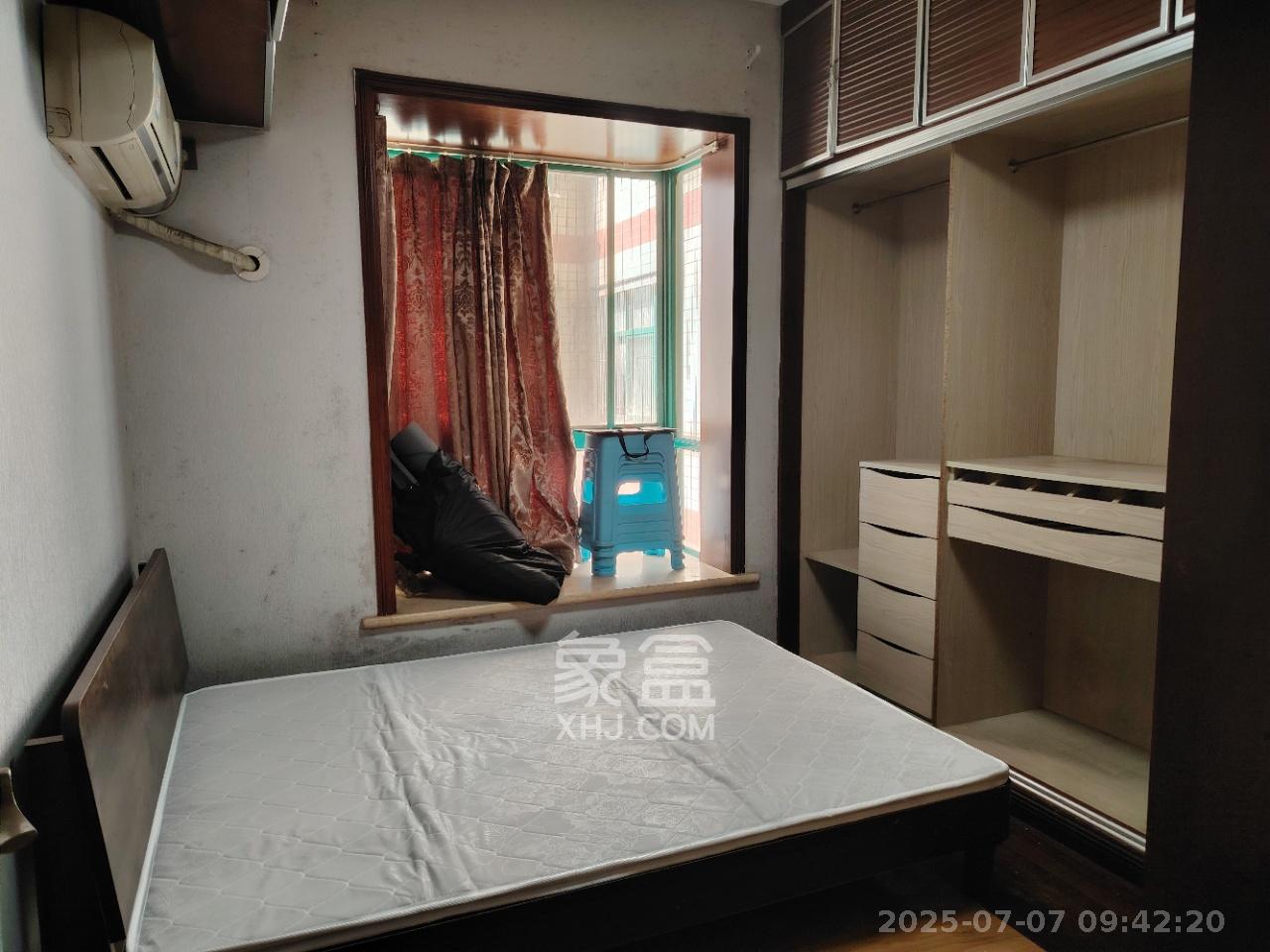 明城公寓  3室2厅2卫    2500.0元/月室内图