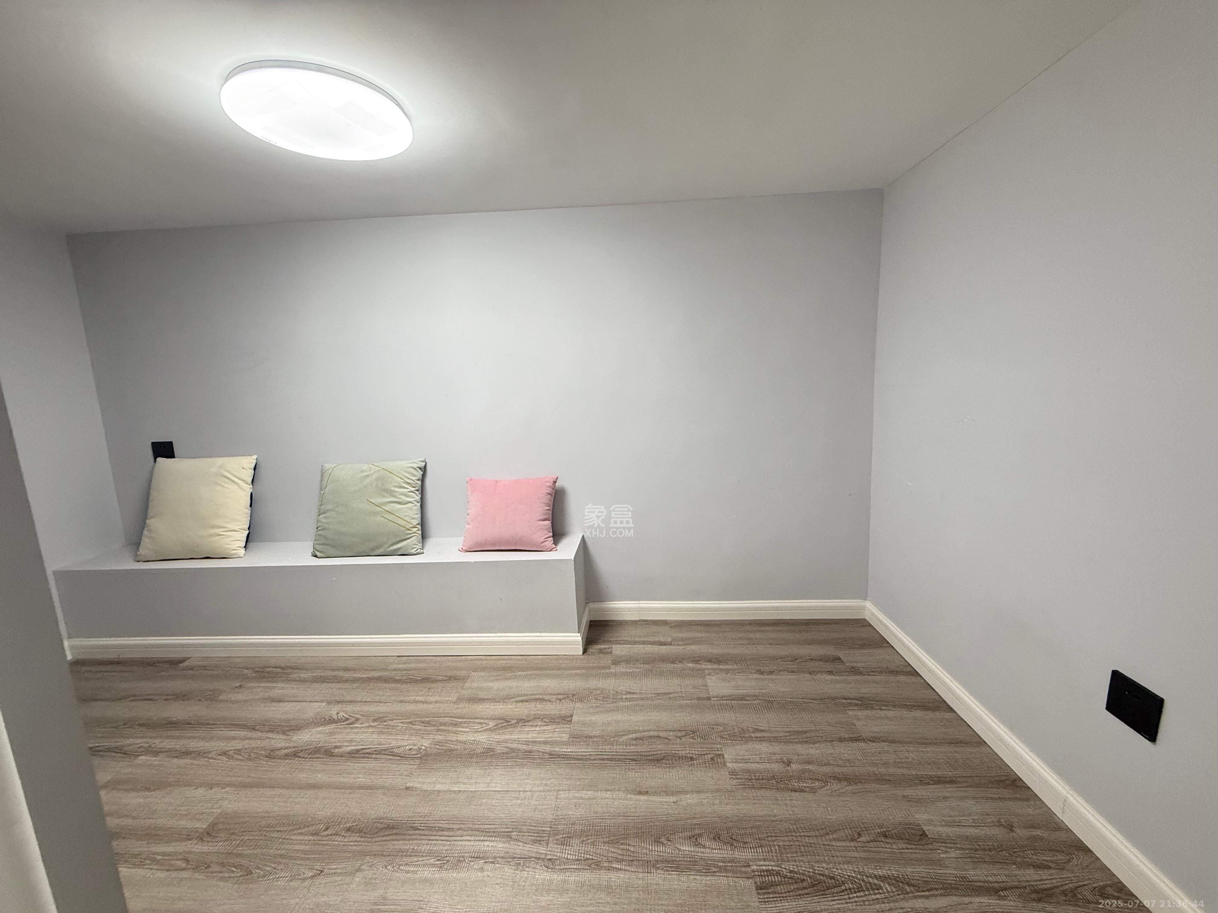 龙湖新壹城 1室0厅0卫 2500.0元/月 龙湖新壹城 1室0厅0卫 2500.0元/月室内图