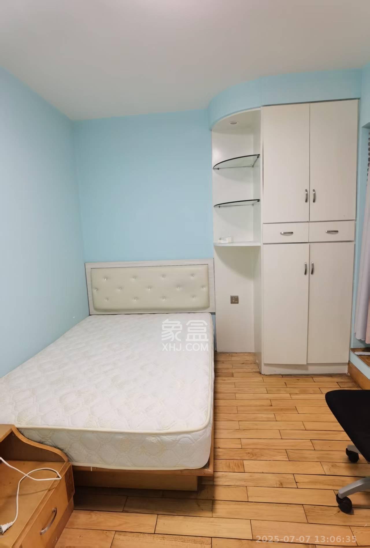 中国人民财产股份公司宿舍(人民保险公司宿舍) 3室1厅2卫 2600.0元/月 中国人民财产股份公司宿舍(人民保险公司宿舍) 3室1厅2卫 2600.0元/月室内图