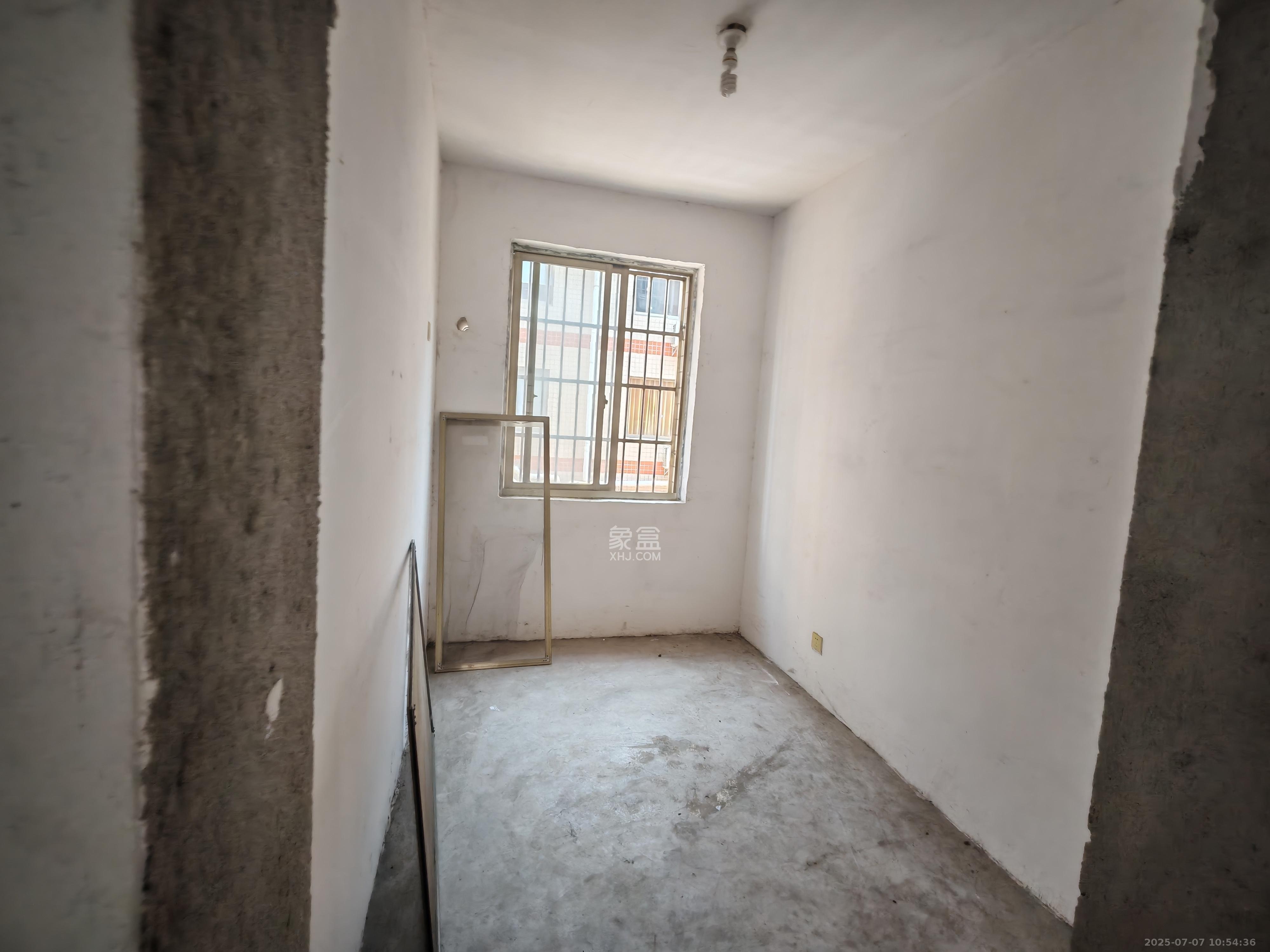 高桥火焰市场  3室1厅1卫    800.0元/月 高桥火焰市场  3室1厅1卫    800.0元/月室内图