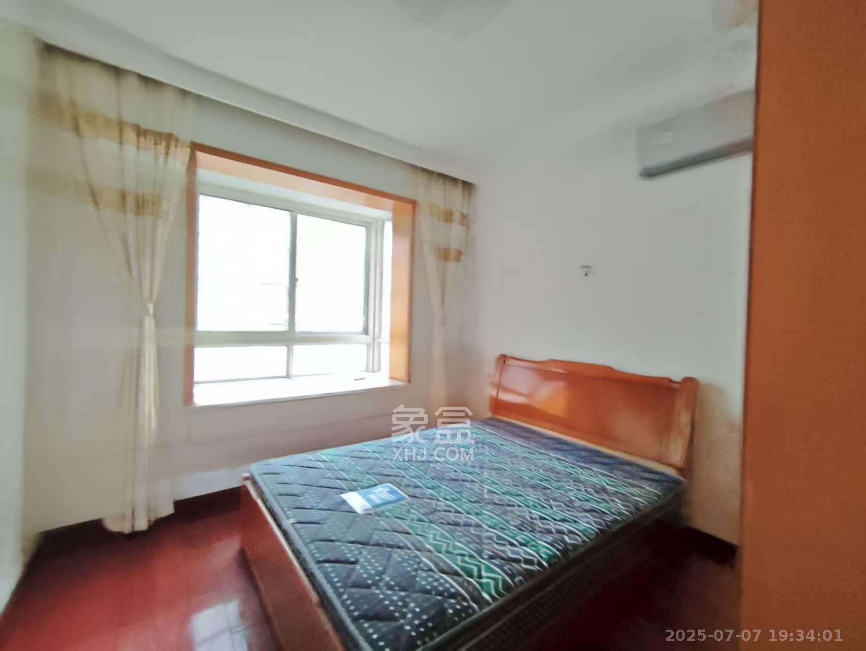 圣力华苑 3室2厅1卫 1800.0元/月 圣力华苑 3室2厅1卫 1800.0元/月室内图