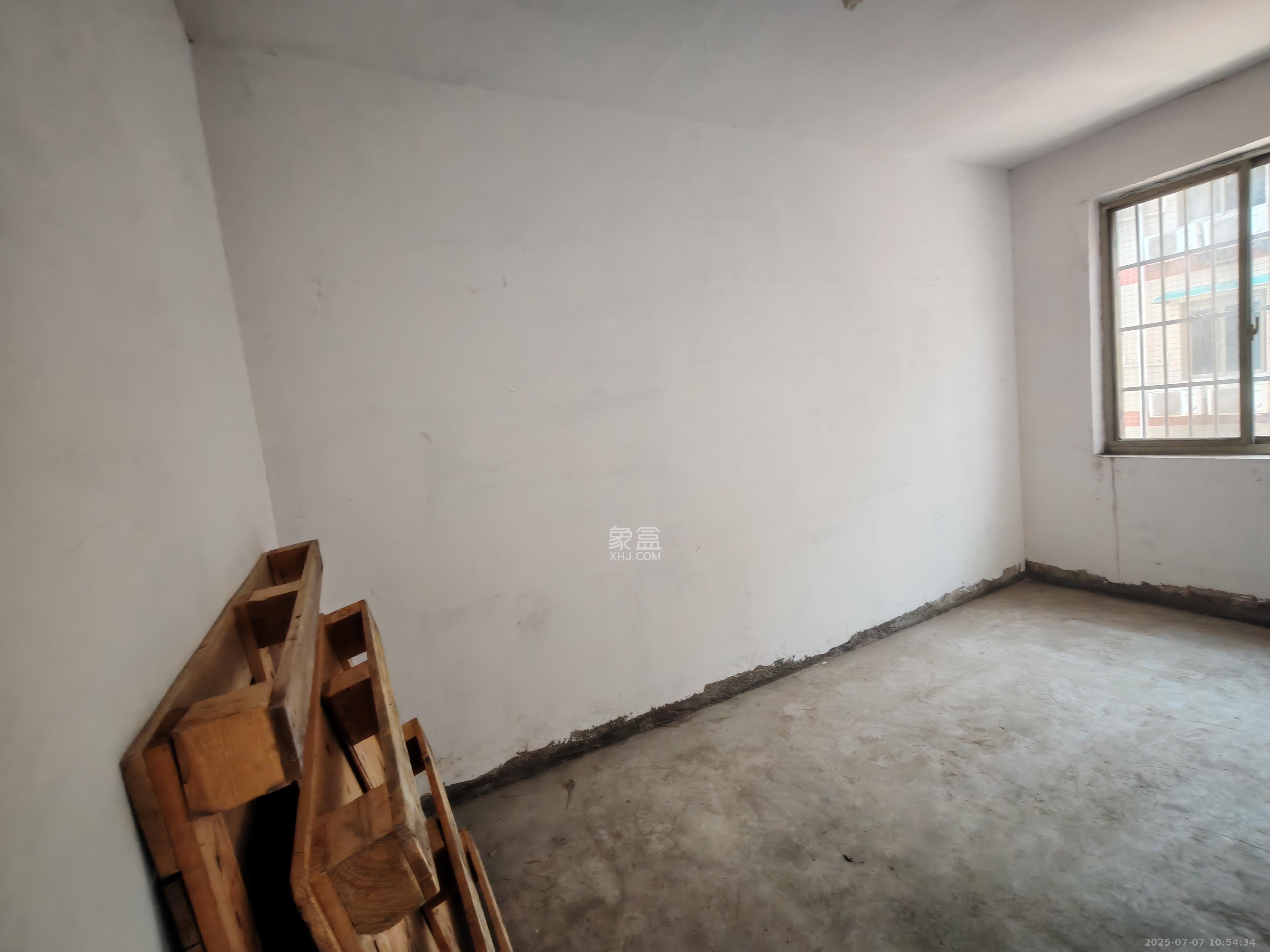 高桥火焰市场  3室1厅1卫    800.0元/月 高桥火焰市场  3室1厅1卫    800.0元/月室内图1