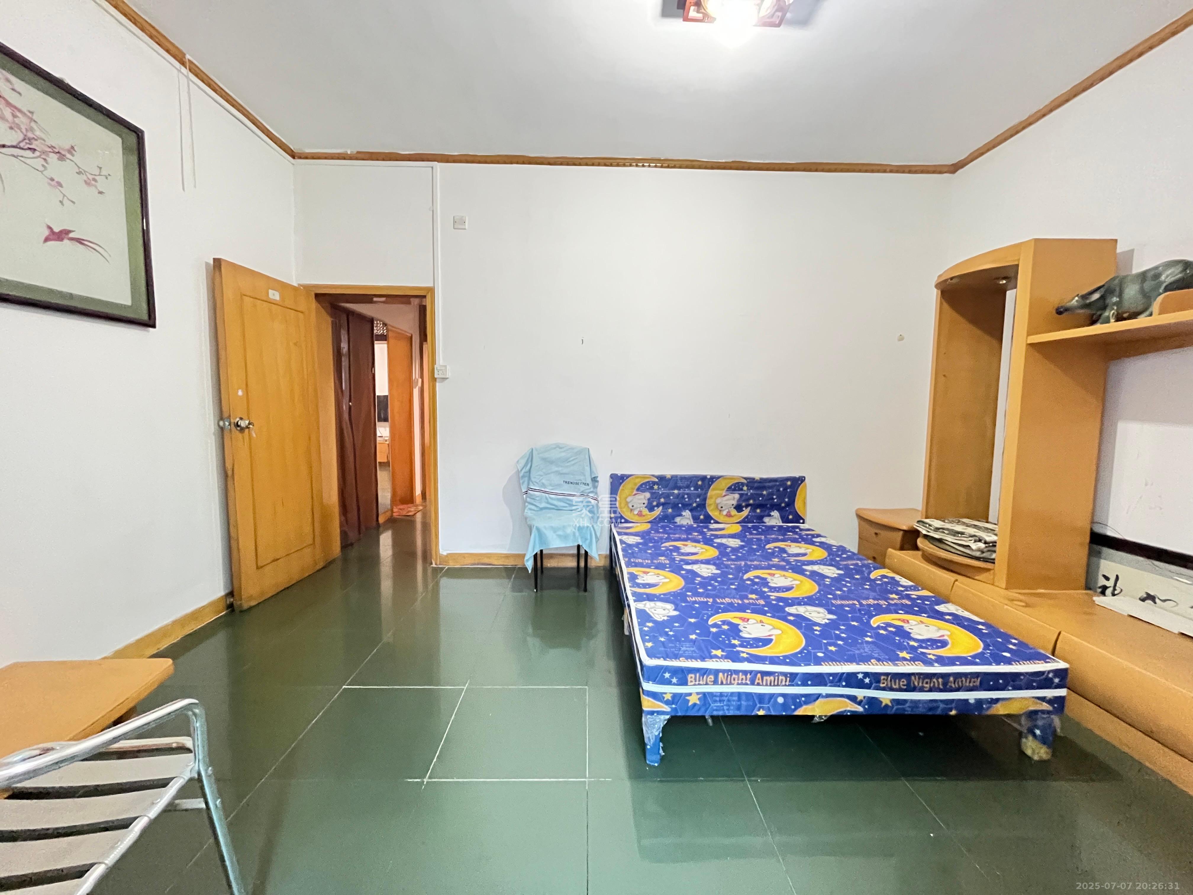 市直属机关宿舍 3室2厅1卫 1800.0元/月 市直属机关宿舍 3室2厅1卫 1800.0元/月室内图