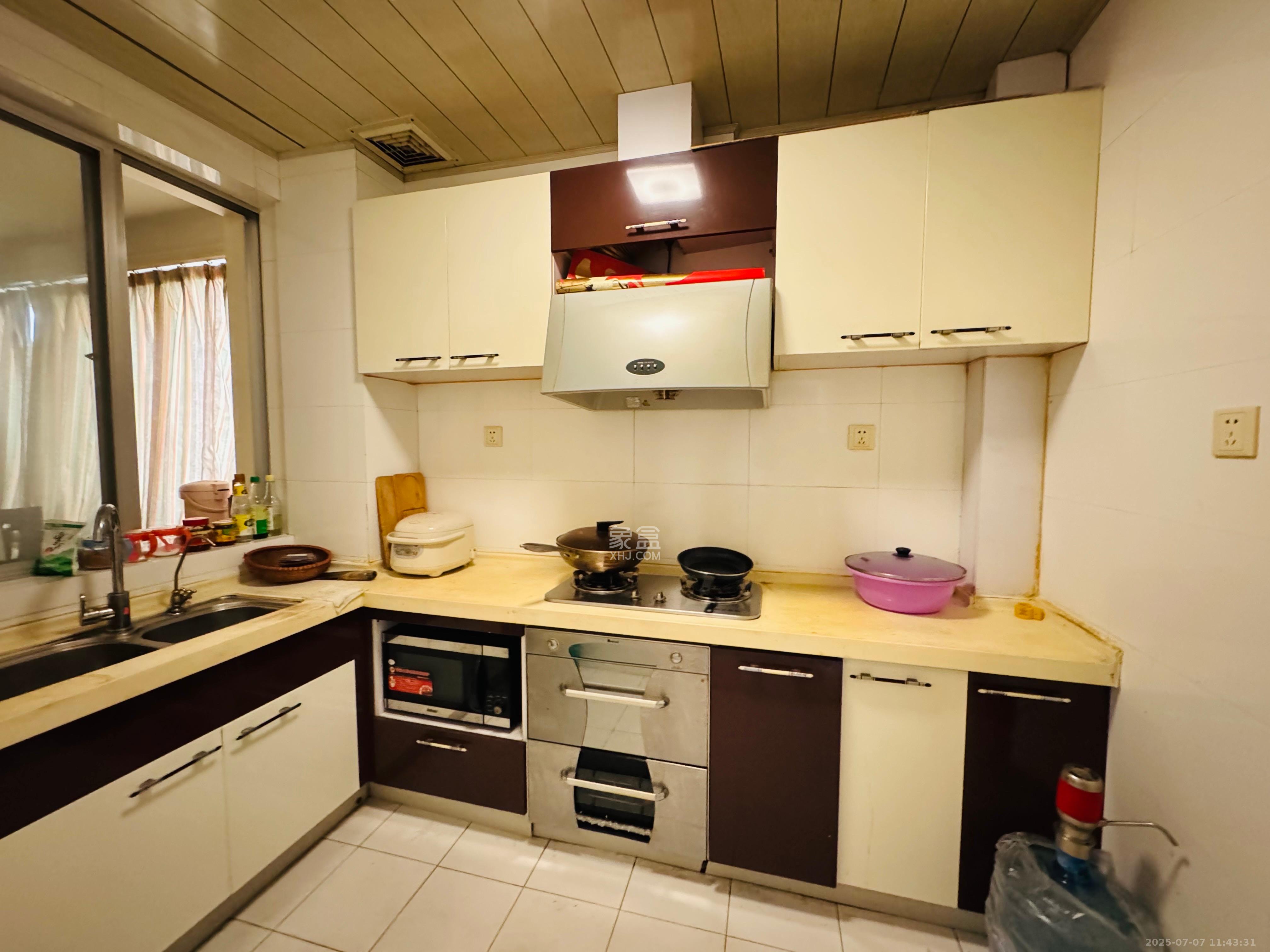 奥克大厦 3室2厅2卫 4000.0元/月 奥克大厦 3室2厅2卫 4000.0元/月室内图