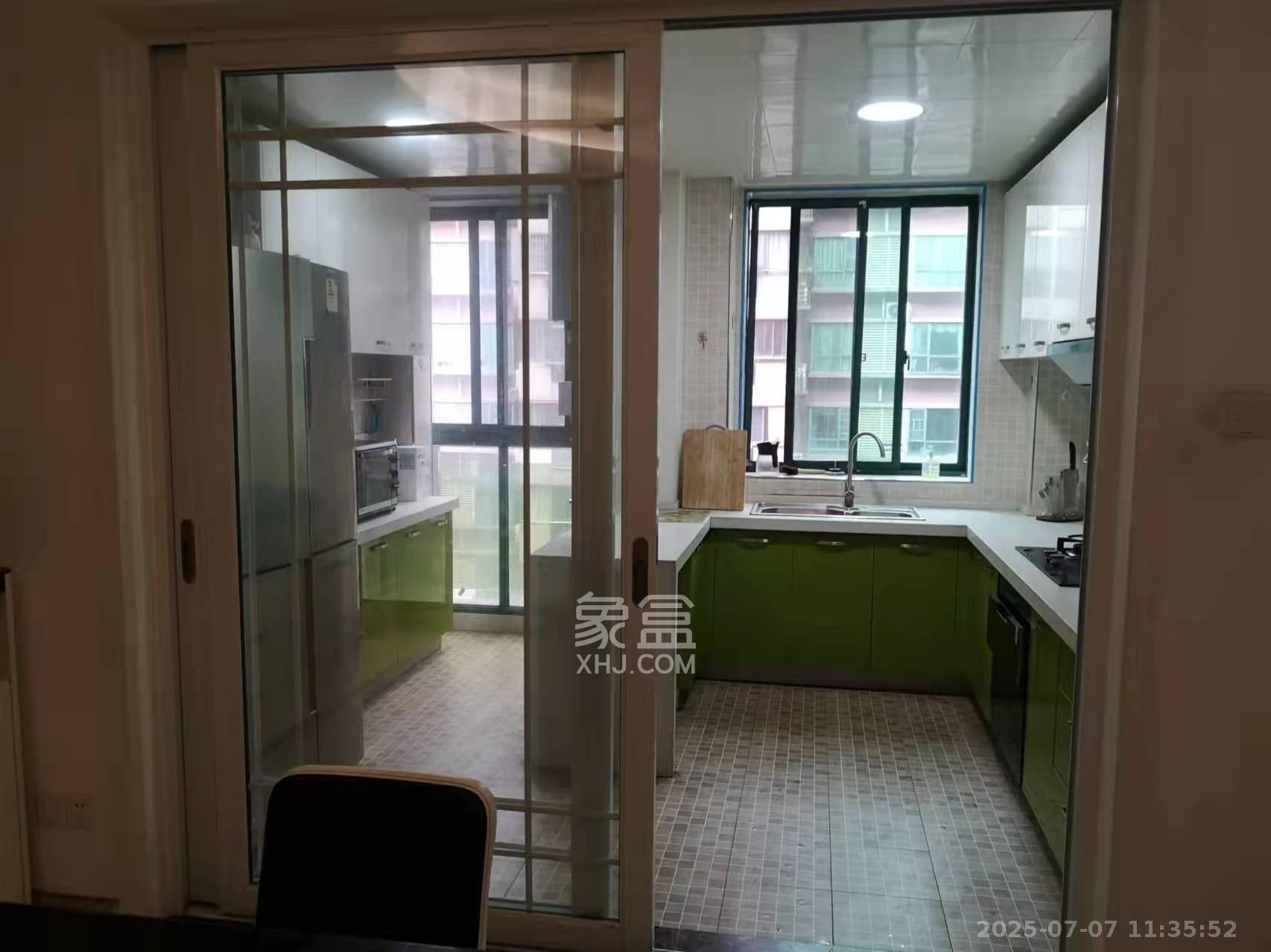 湘府东苑  3室2厅2卫   2900.00元/月室内图