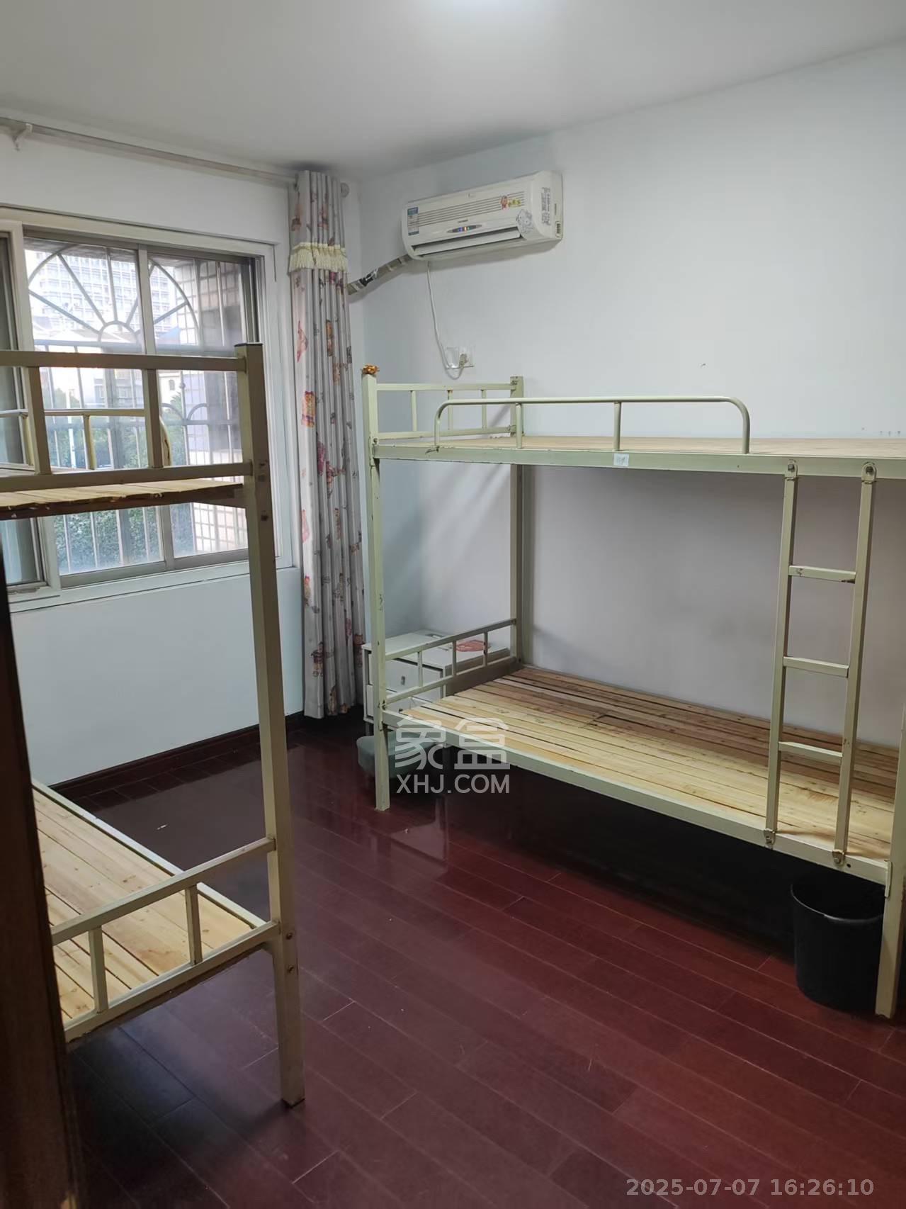 明景公寓  4室2厅2卫   4300.00元/月室内图