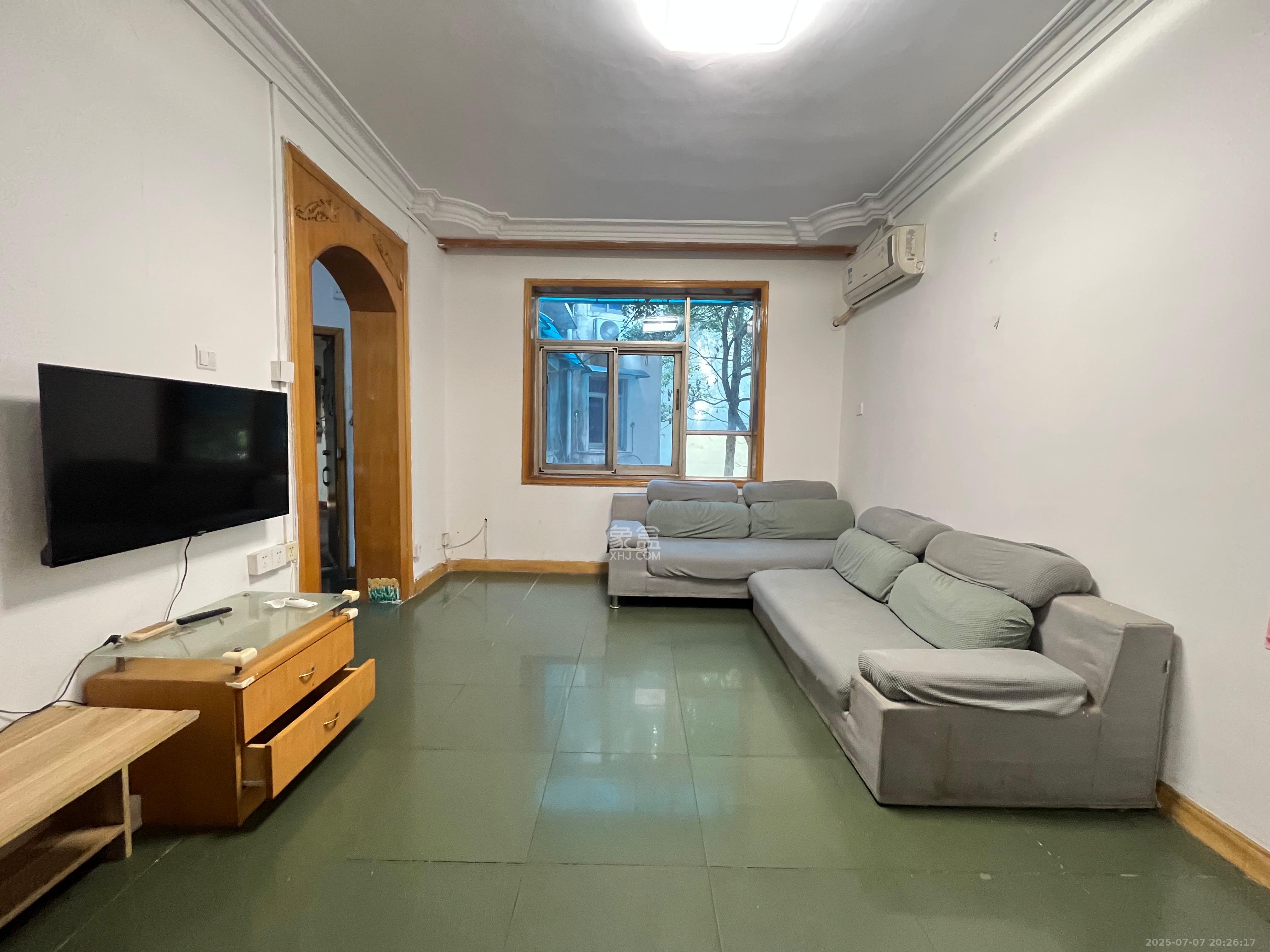 市直属机关宿舍 3室2厅1卫 1800.0元/月 市直属机关宿舍 3室2厅1卫 1800.0元/月室内图