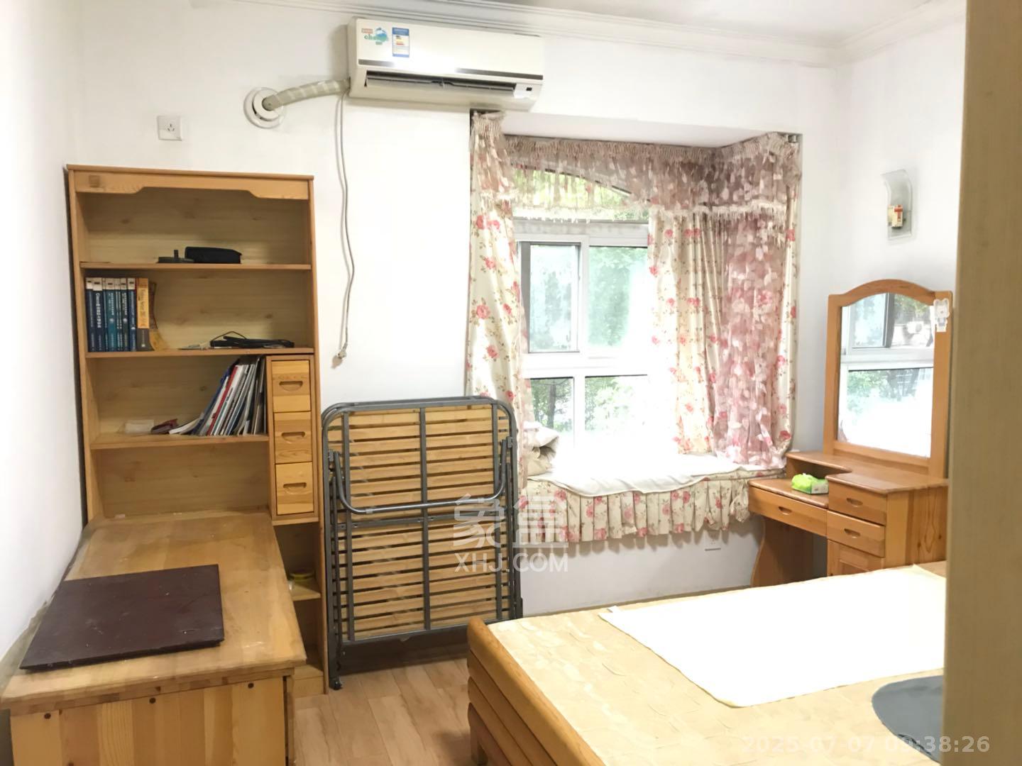 嘉盛华庭(一期、二期、三期) 2室2厅1卫 2400.0元/月 嘉盛华庭(一期、二期、三期) 2室2厅1卫 2400.0元/月室内图