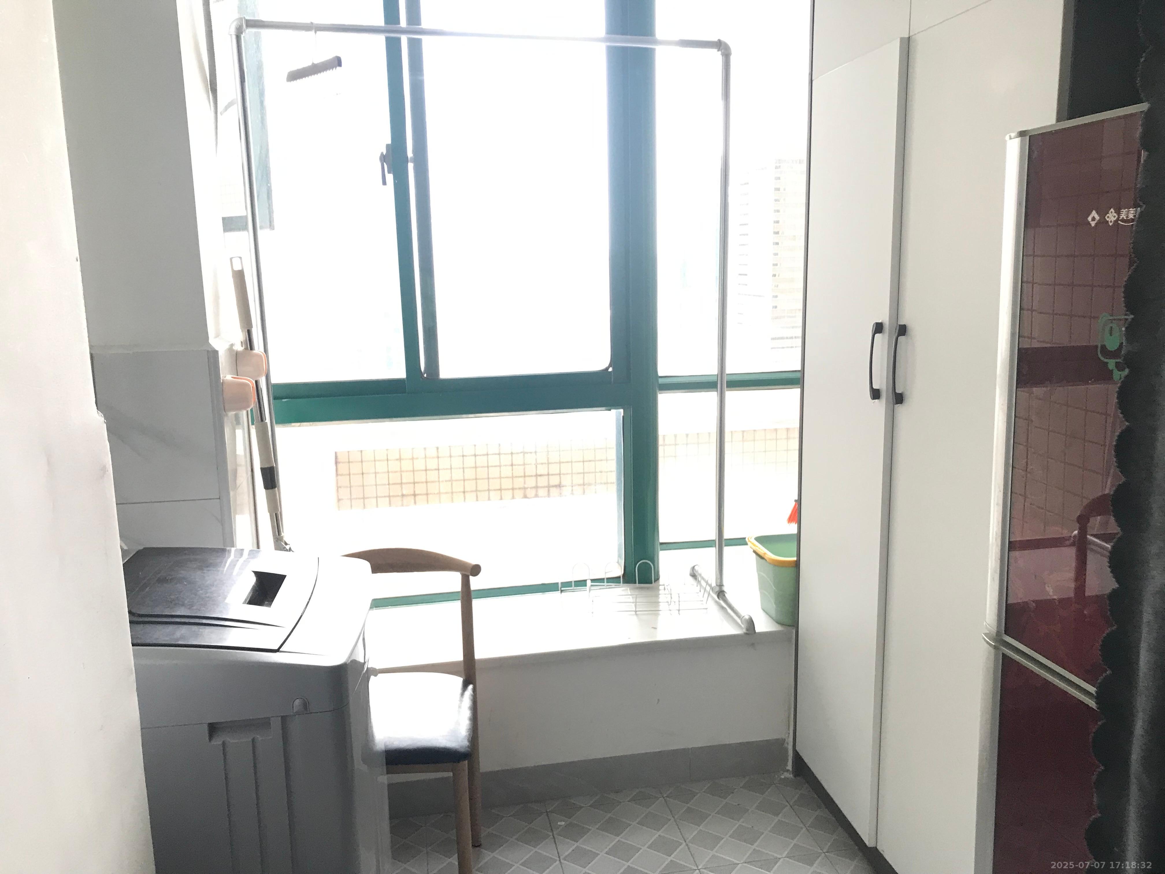 明城公寓  1室1厅1卫   1500.00元/月室内图