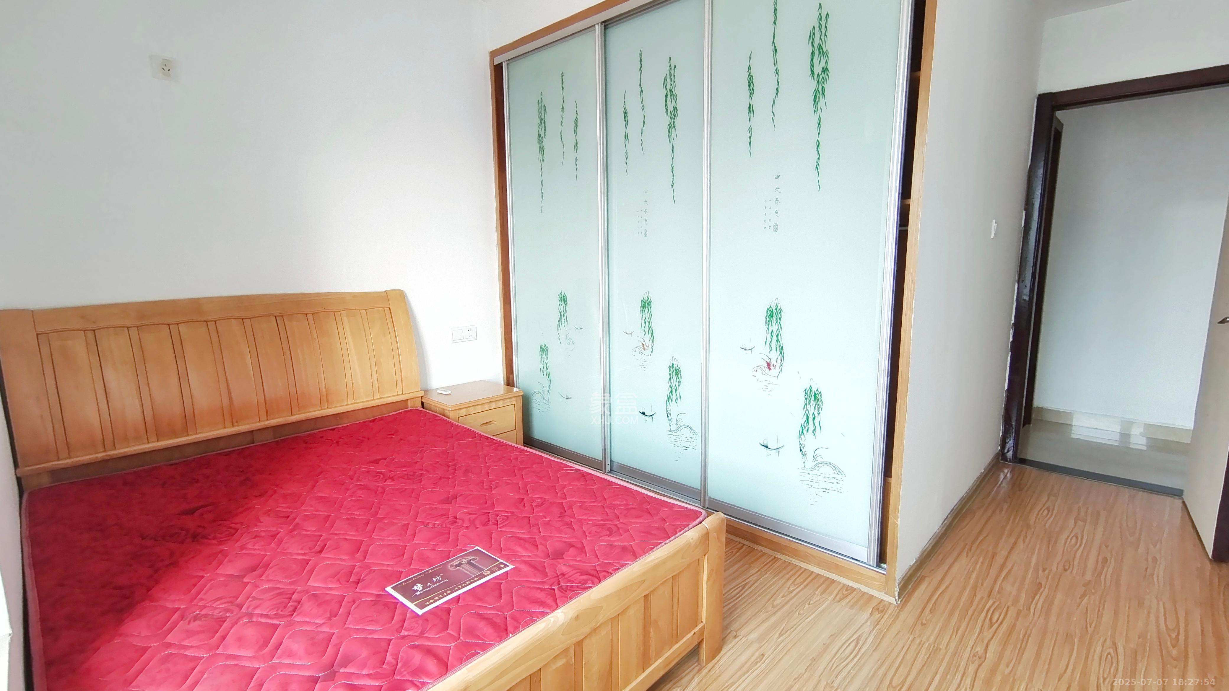 芙蓉上河图  4室2厅2卫   2700.00元/月室内图