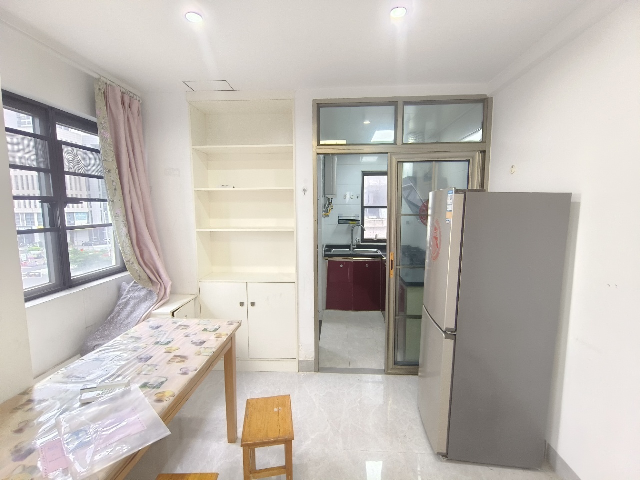 景山花园  2室2厅1卫   1800.00元/月室内图