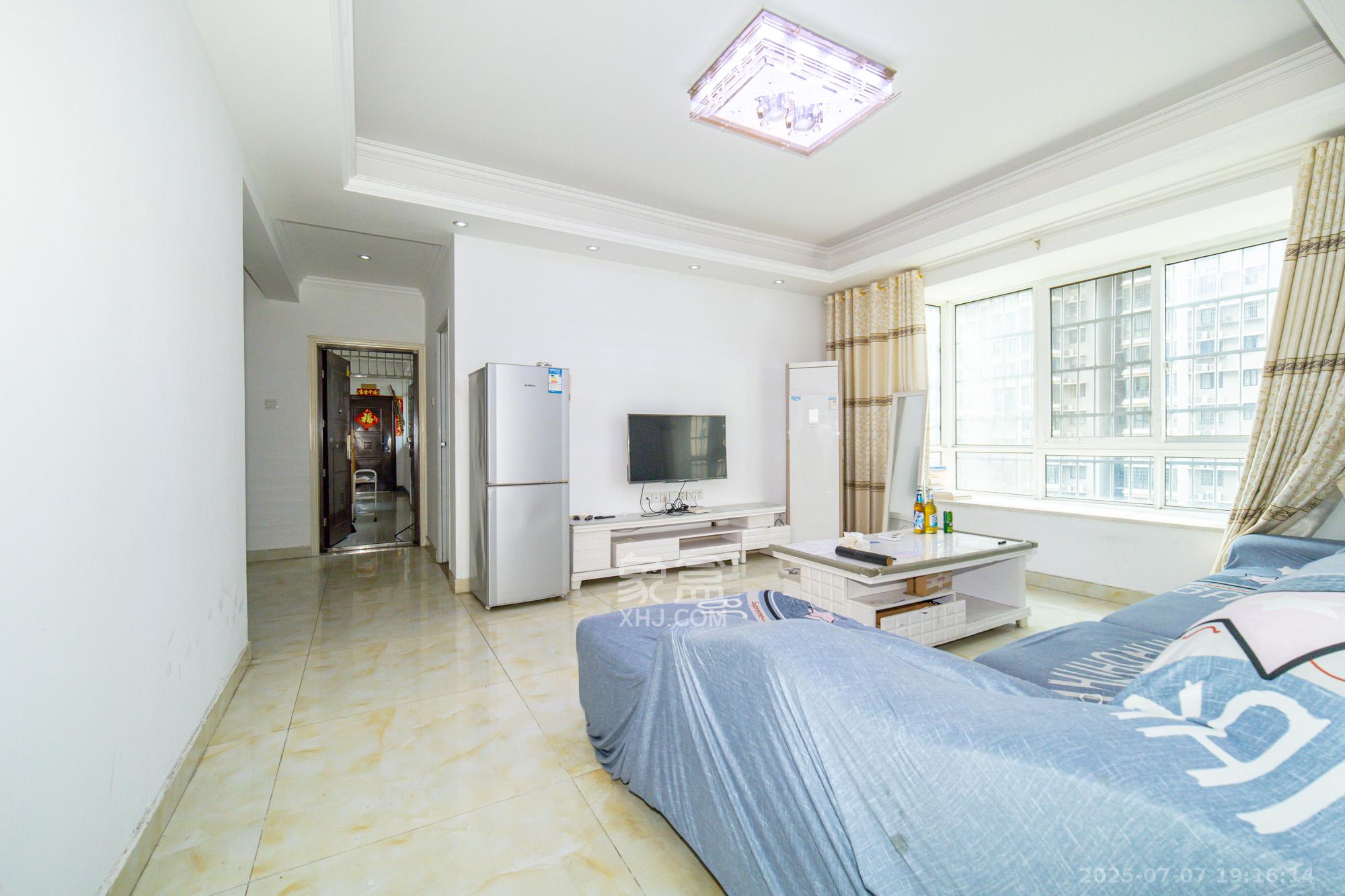 楚天世纪城东苑  3室2厅1卫    49.8万 楚天世纪城东苑  3室2厅1卫    49.8万客厅