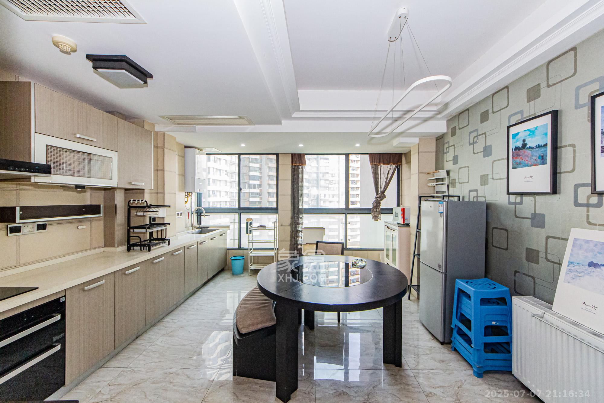 北辰三角洲D3区  1室2厅2卫    230.0万 北辰三角洲D3区  1室2厅2卫    230.0万客厅