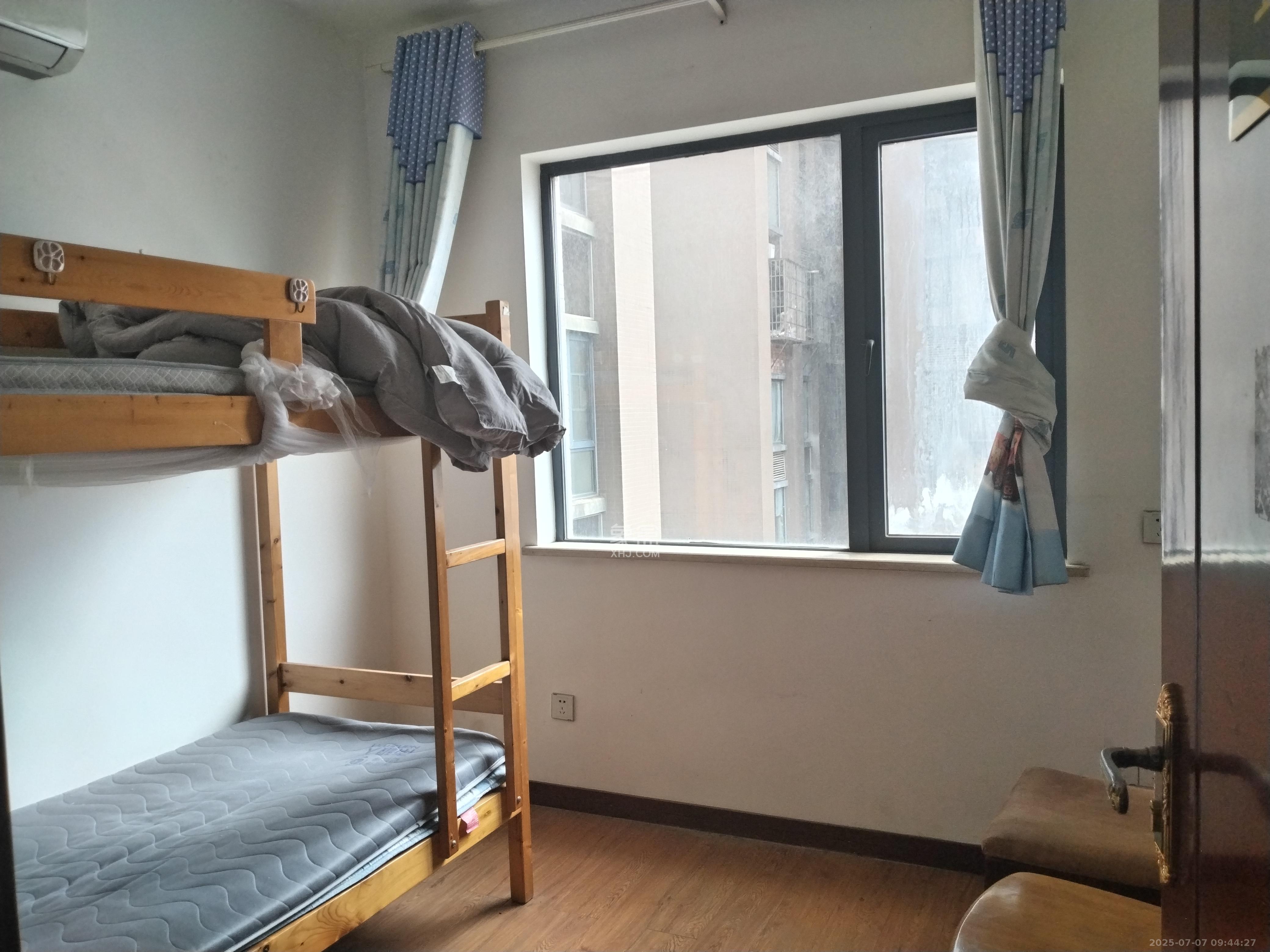 万象新天  4室2厅1卫    2600.0元/月 万象新天  4室2厅1卫    2600.0元/月室内图