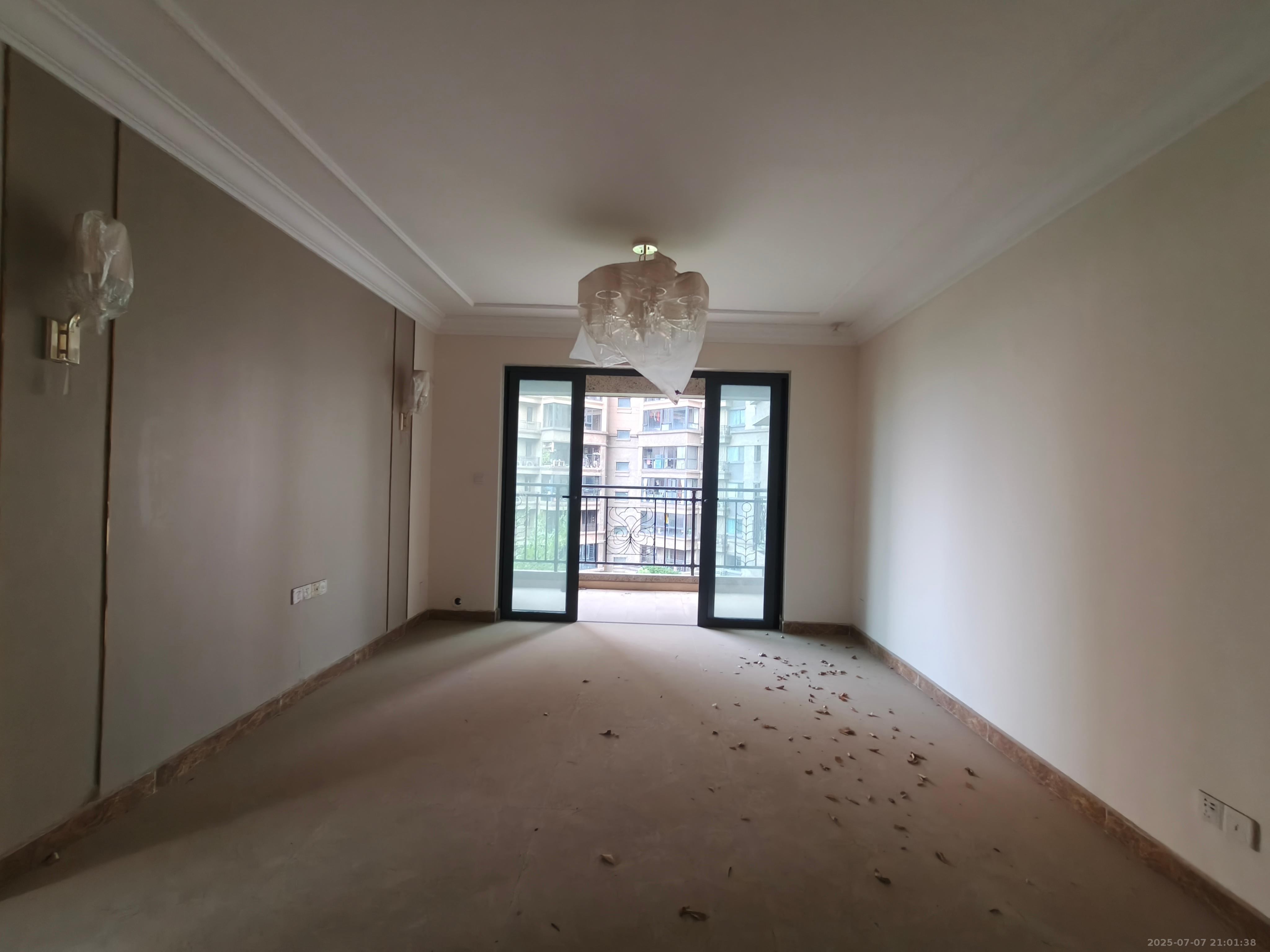 恒大华府 3室2厅2卫 1800.0元/月 恒大华府 3室2厅2卫 1800.0元/月室内图