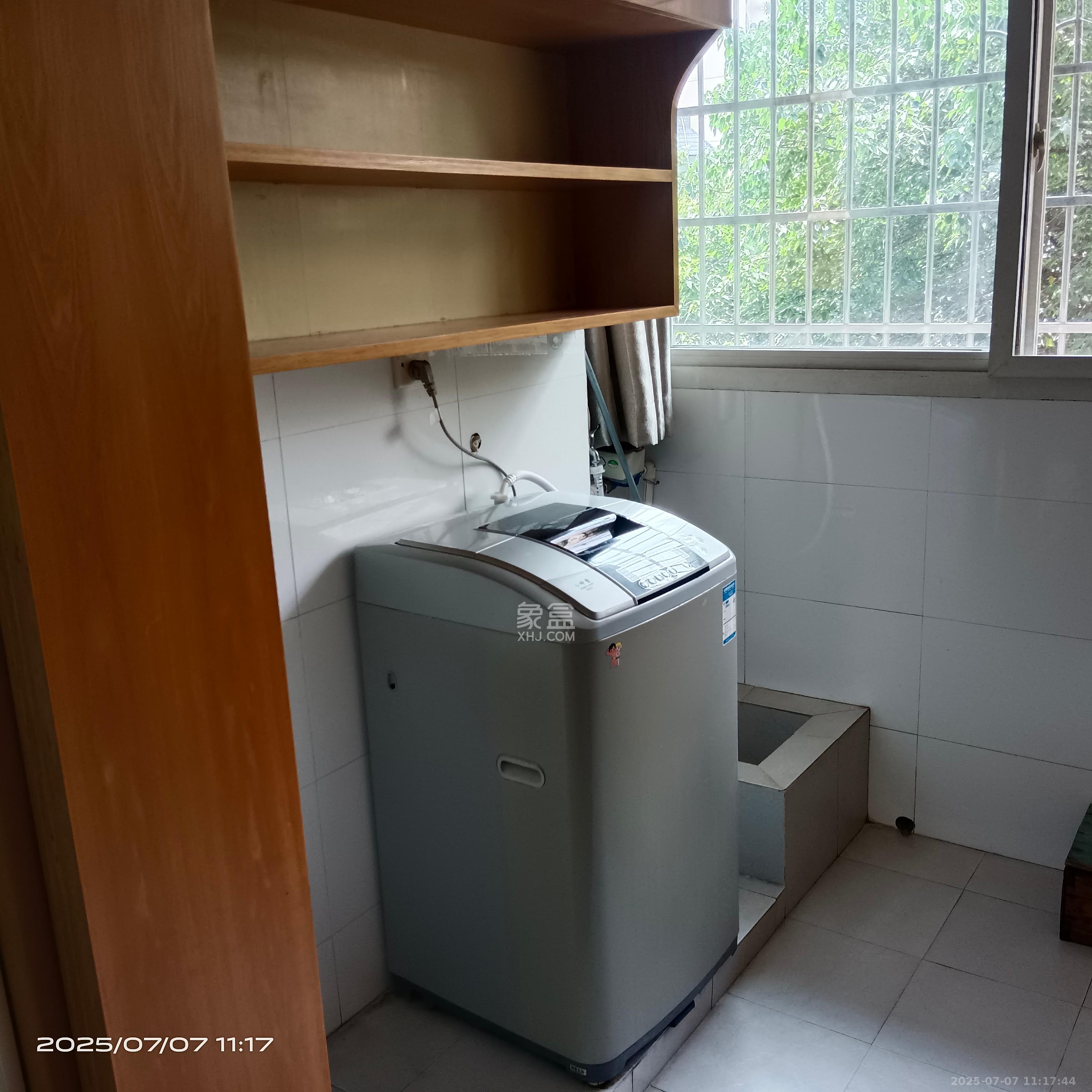 教师新村  3室1厅1卫    2400.0元/月 教师新村  3室1厅1卫    2400.0元/月室内图