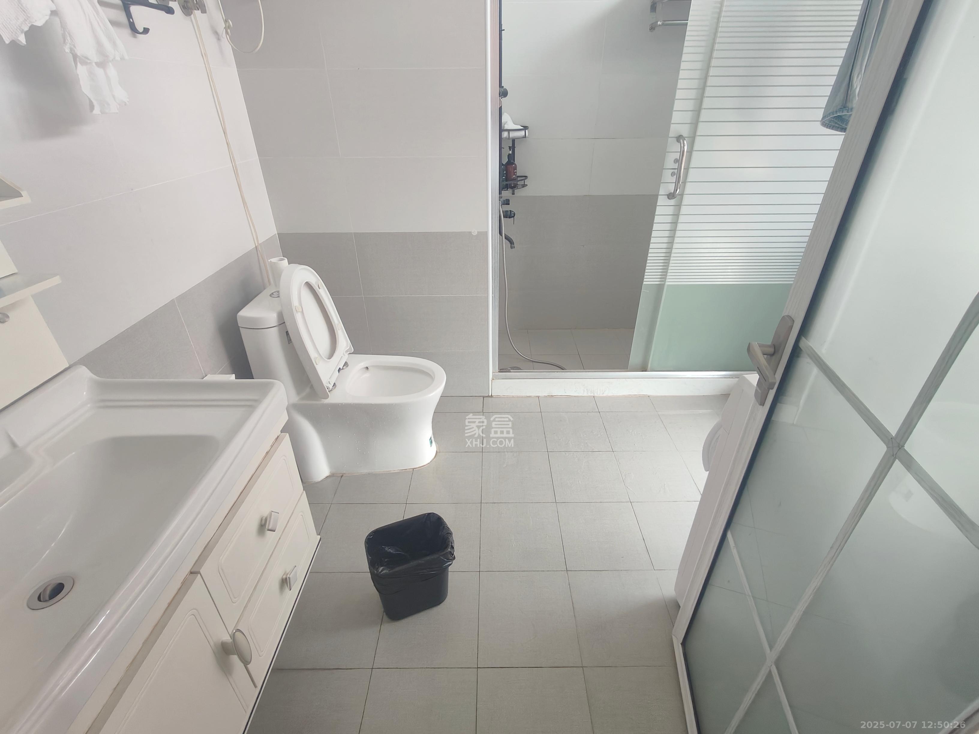 奥克斯缔壹城 1室1厅1卫 1600.0元/月 奥克斯缔壹城 1室1厅1卫 1600.0元/月室内图