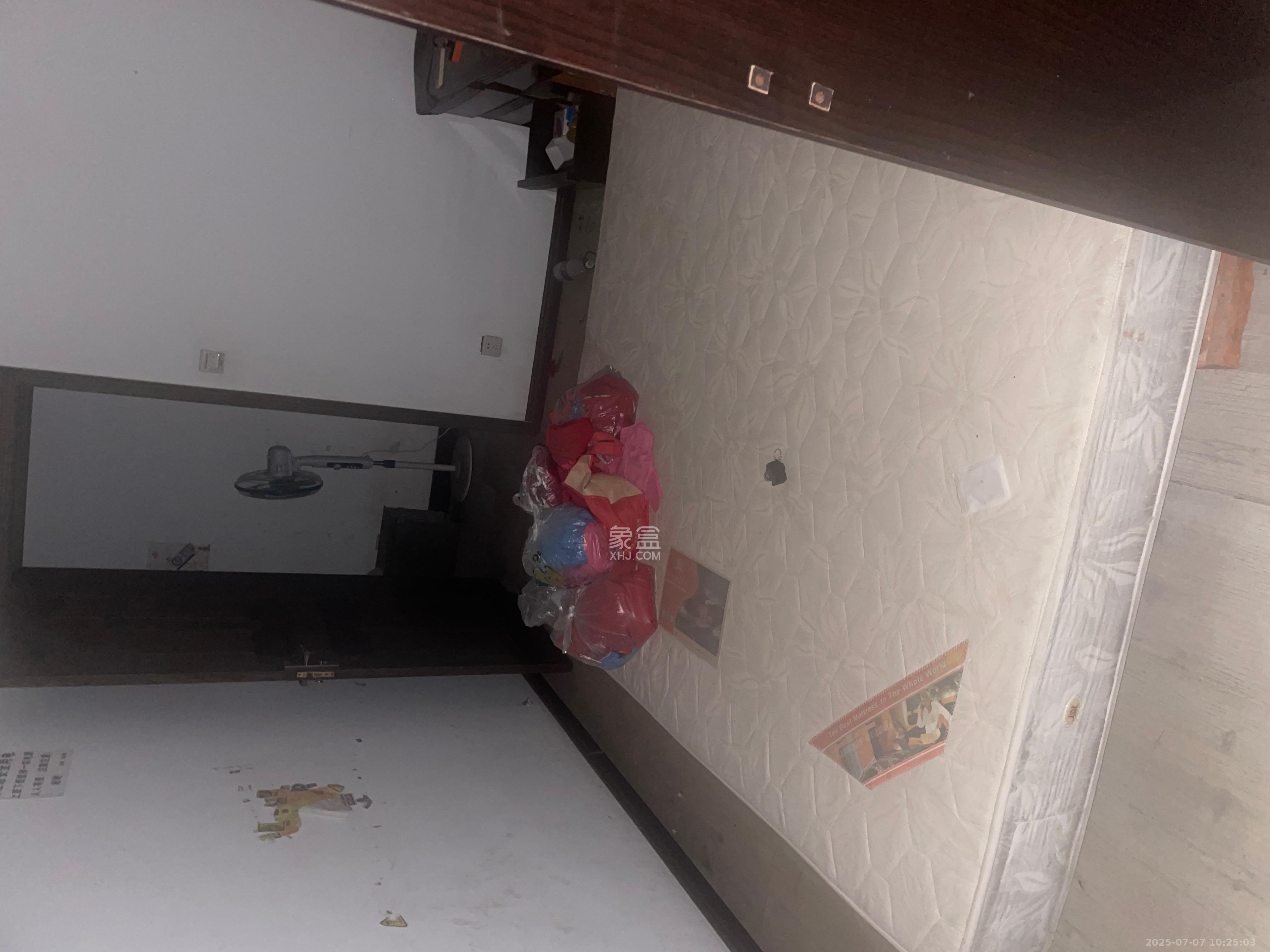 金泉公寓  5室2厅2卫    2300.0元/月室内图