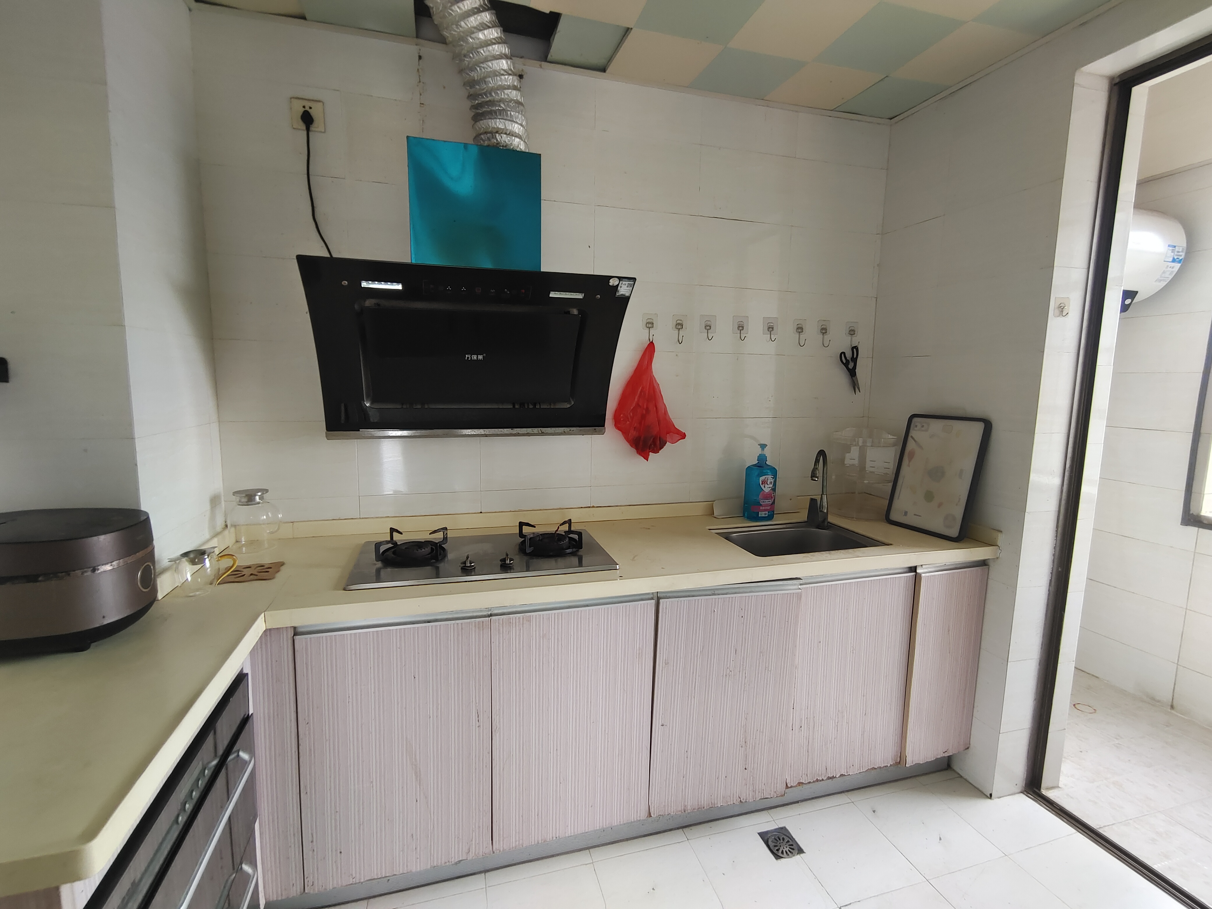 夏瑶花苑 2室2厅1卫 2500.0元/月 夏瑶花苑 2室2厅1卫 2500.0元/月室内图