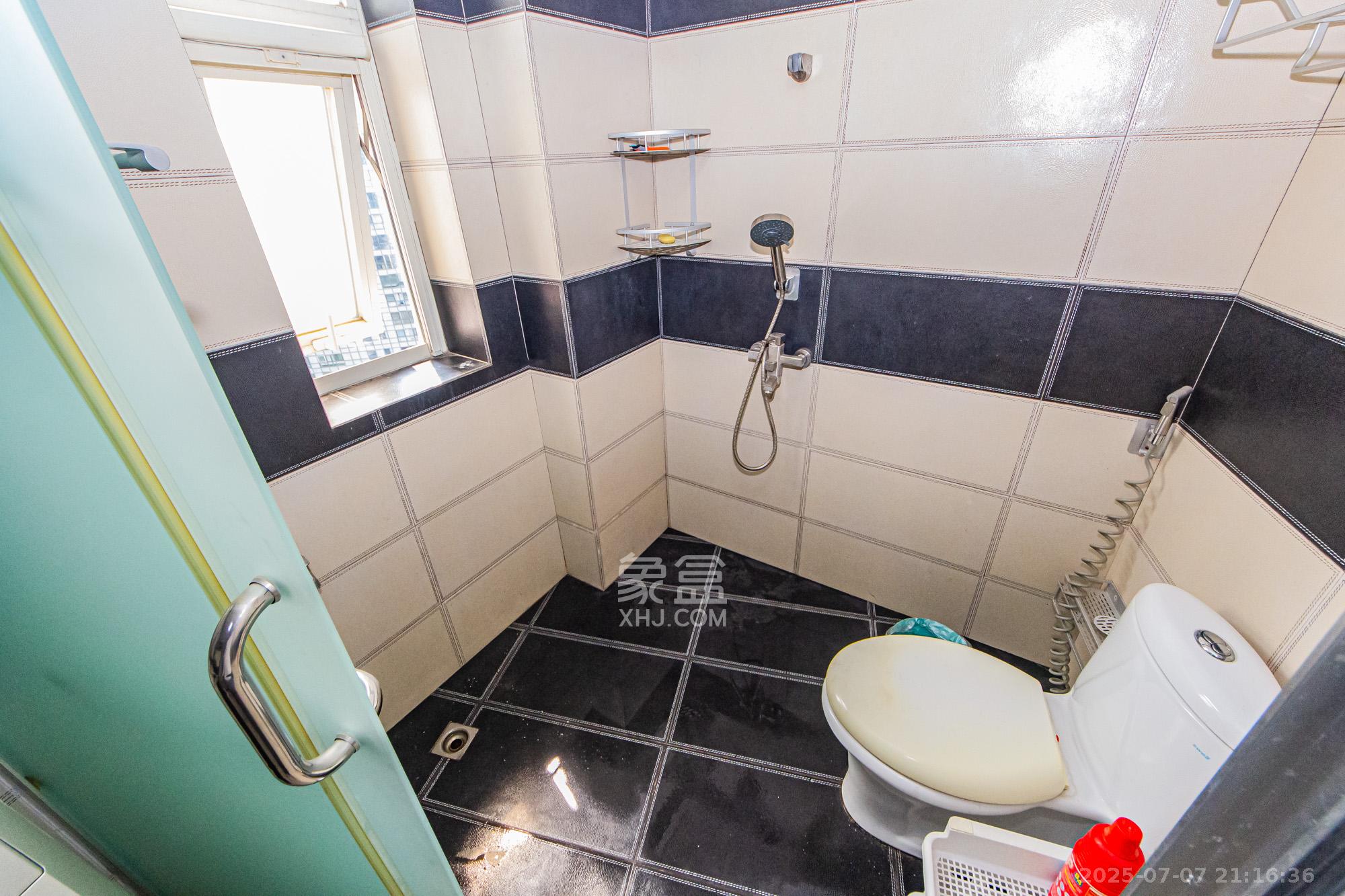 北辰三角洲D3区  1室2厅2卫    230.0万 北辰三角洲D3区  1室2厅2卫    230.0万卫生间