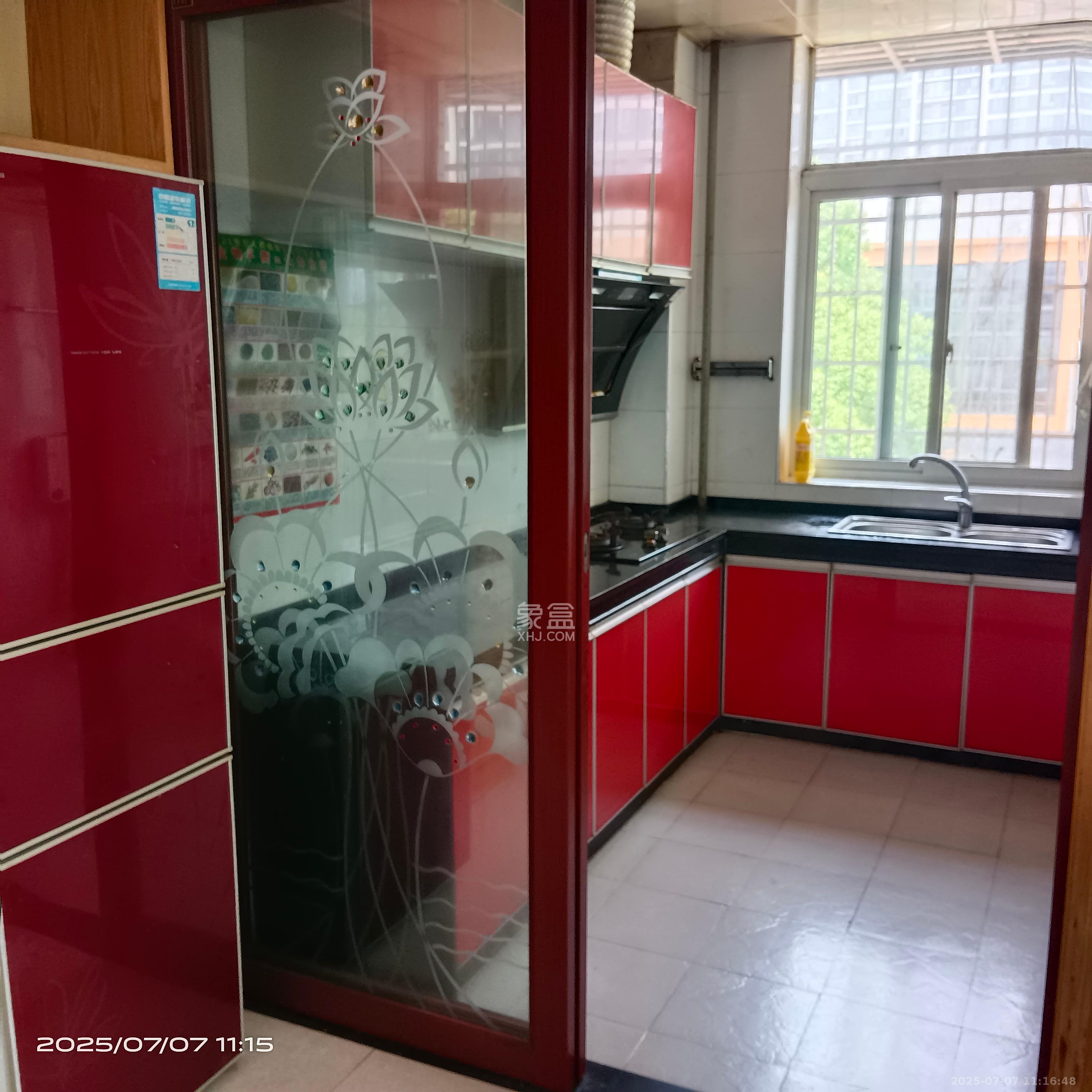 教师新村  3室1厅1卫   2400.00元/月室内图