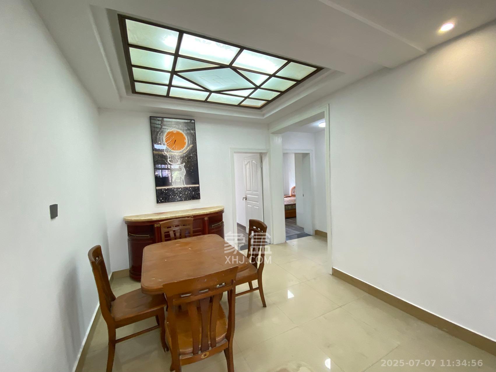 荷花园小区(安置房小区) 3室1厅1卫 2600.0元/月 荷花园小区(安置房小区) 3室1厅1卫 2600.0元/月室内图